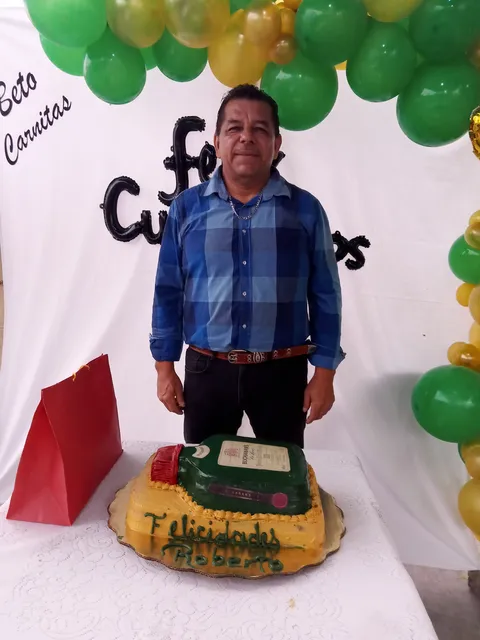 Beto Carnitas, Crisanto image 7