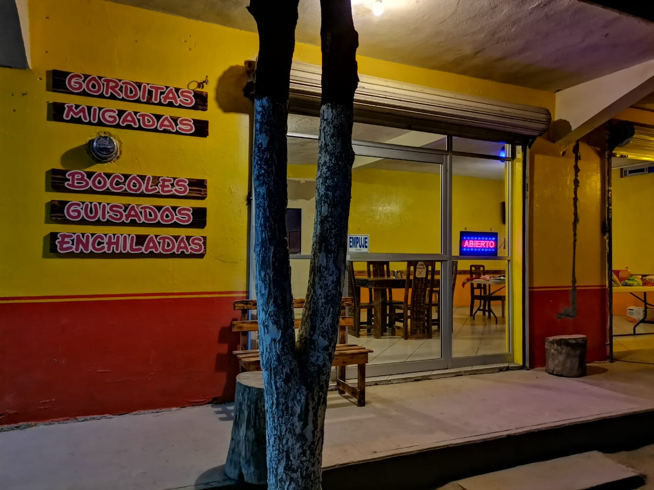 COMEDOR Y TAQUERIA "LA FOGATA" image 4