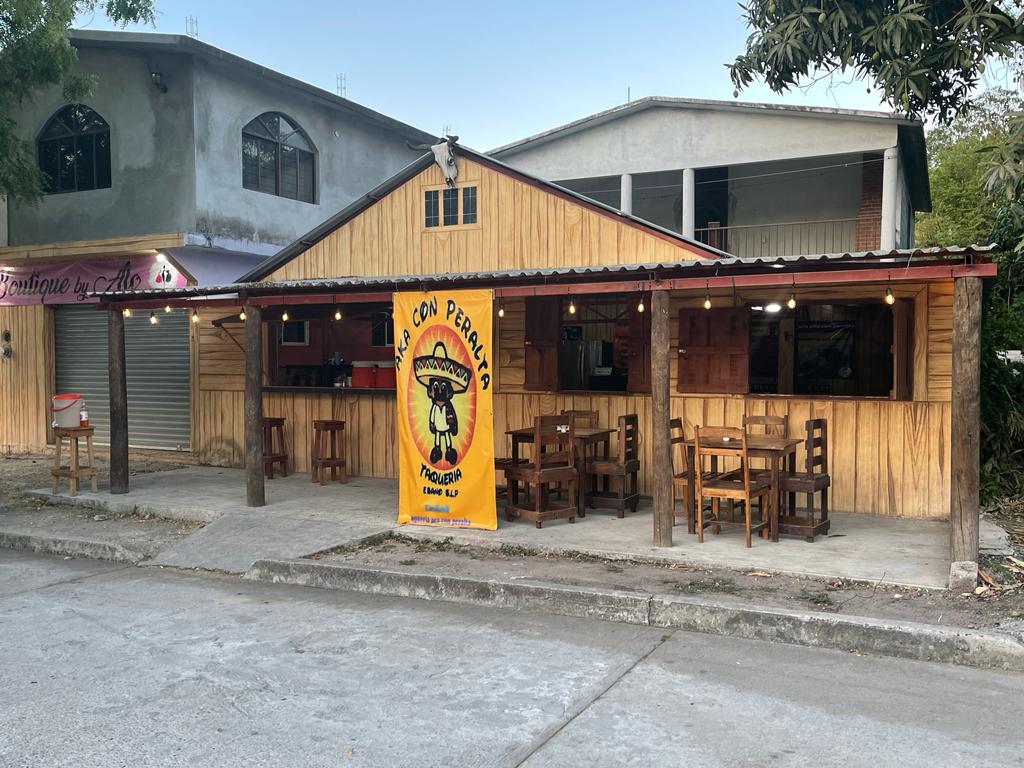 Taqueria Ak Con Peralta image 3