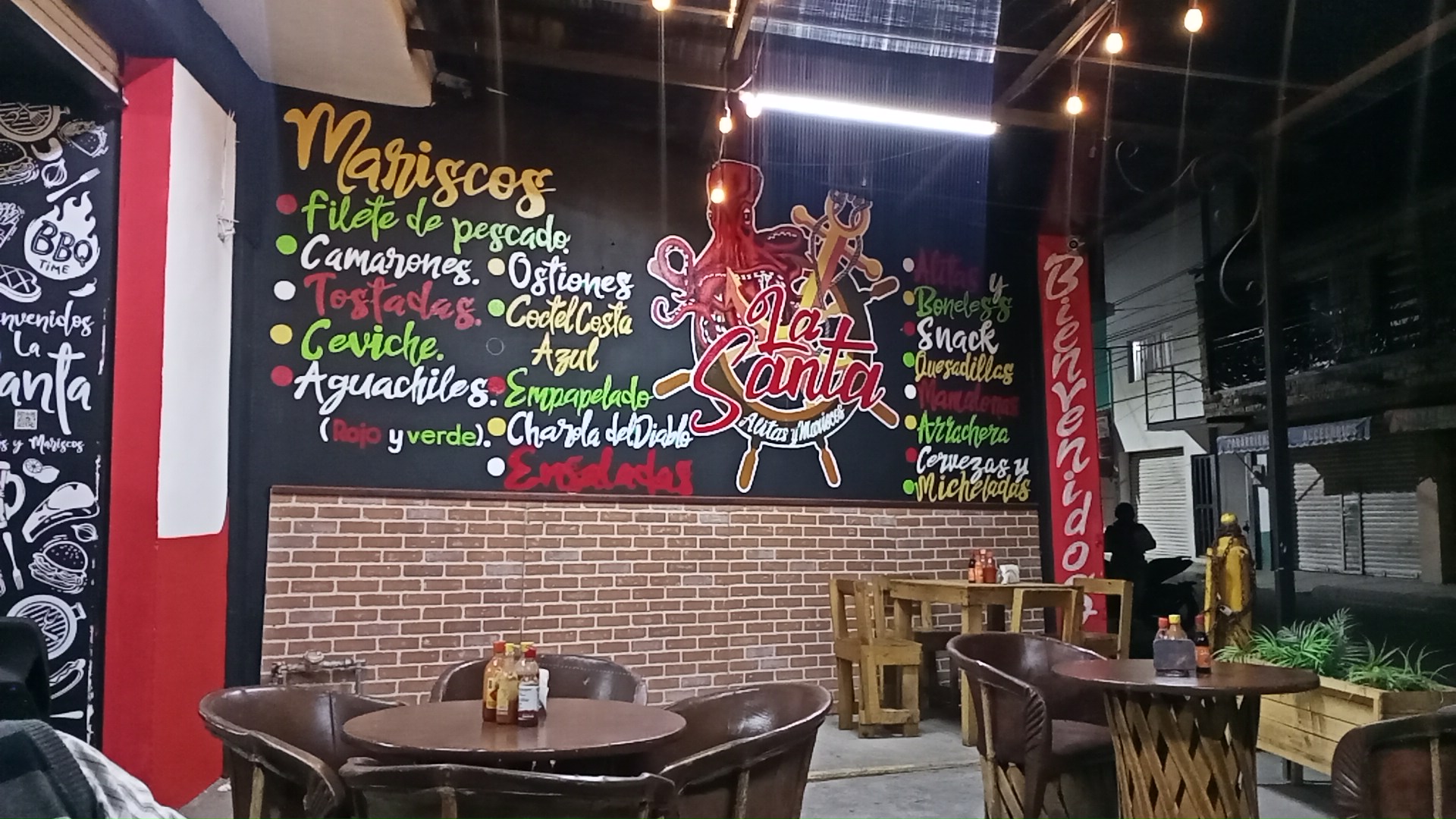 La Santa alitas y mariscos image 5