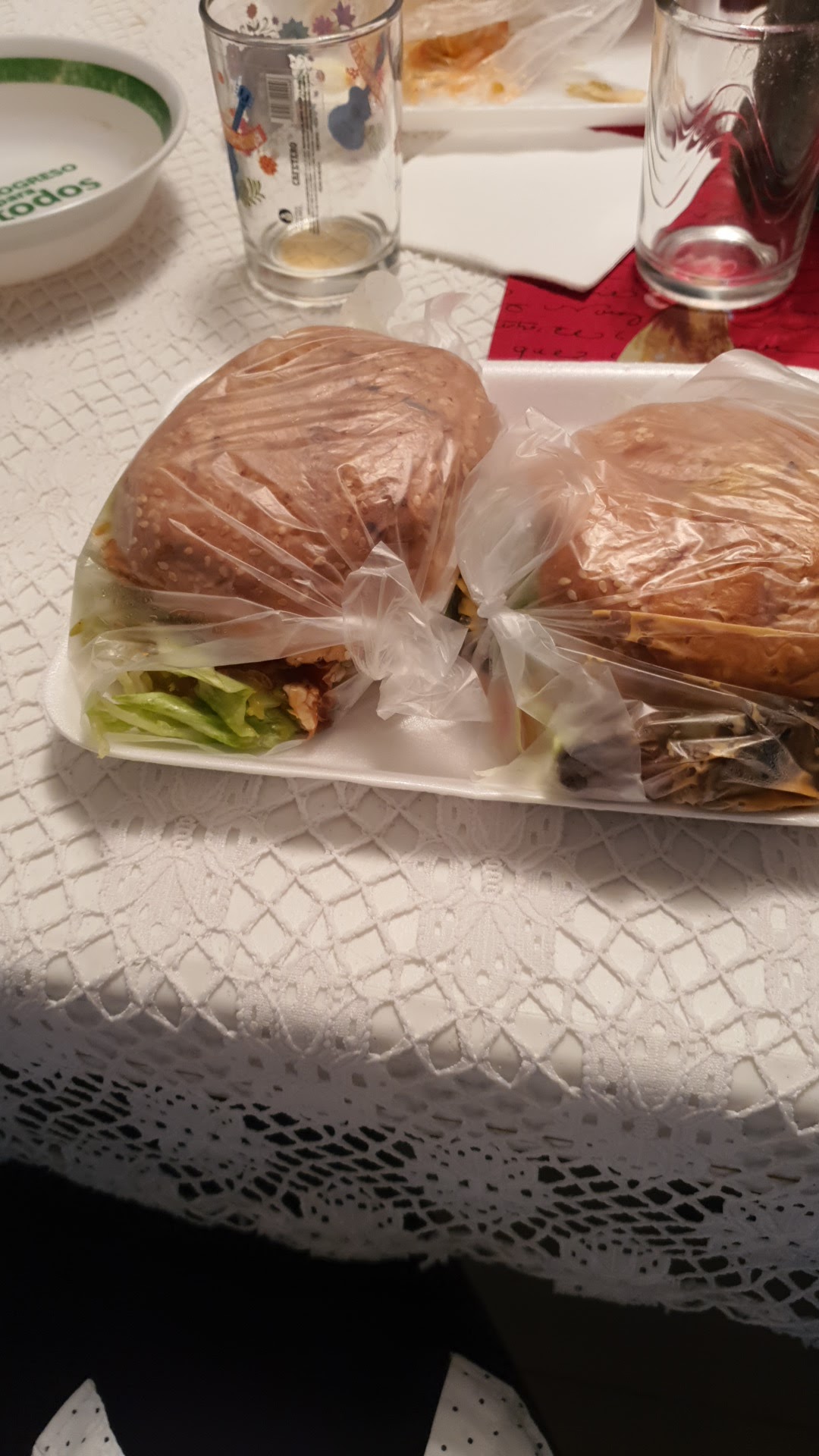 Hamburguesas al Carbón "Los Chepos" image 5