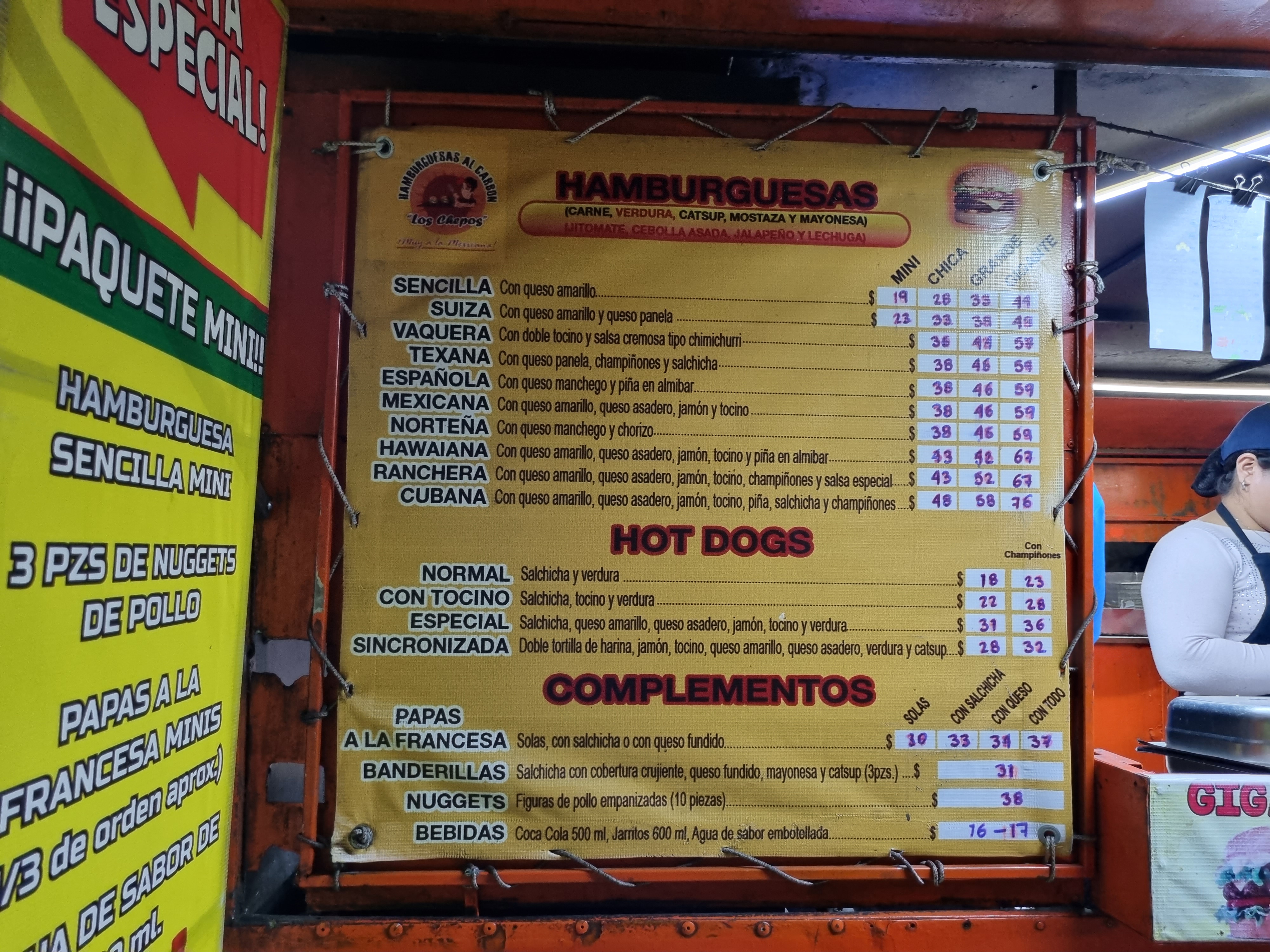 Hamburguesas al Carbón "Los Chepos" image 10