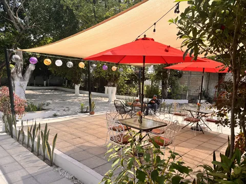 Casa Margaritas. Restaurant & Jardín image 1