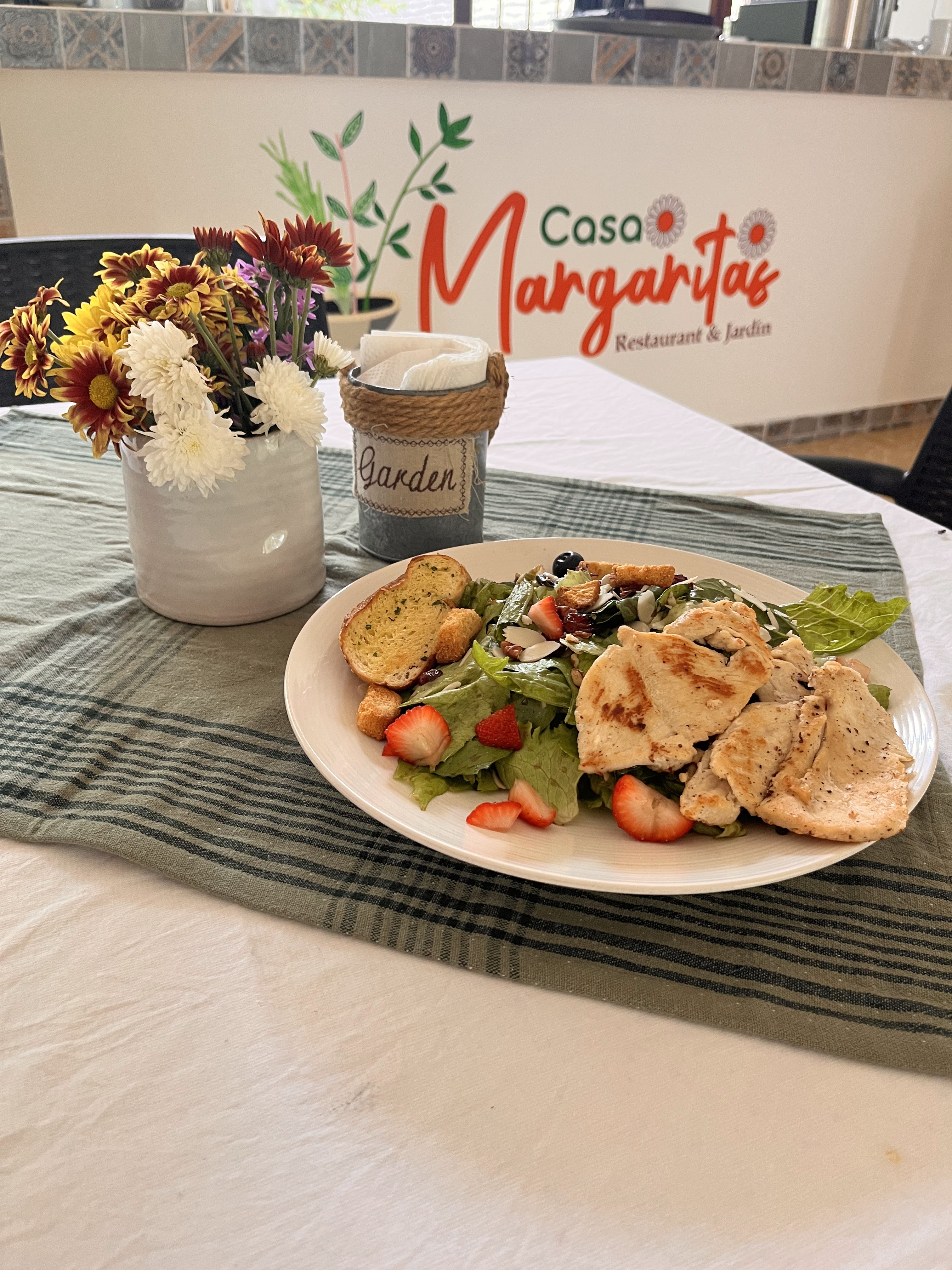 Casa Margaritas. Restaurant & Jardín image 10