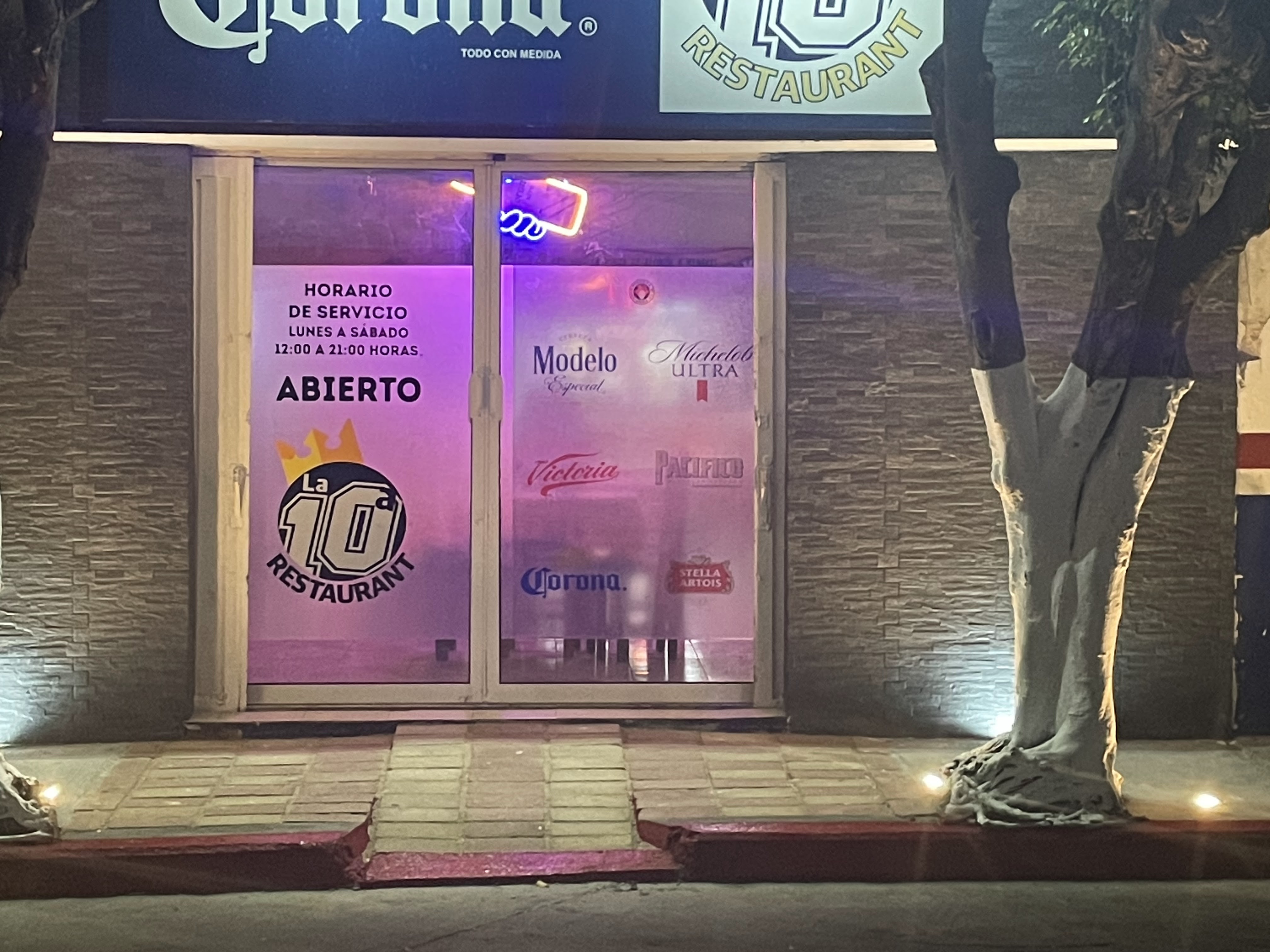 La 10a Restaurant image 1