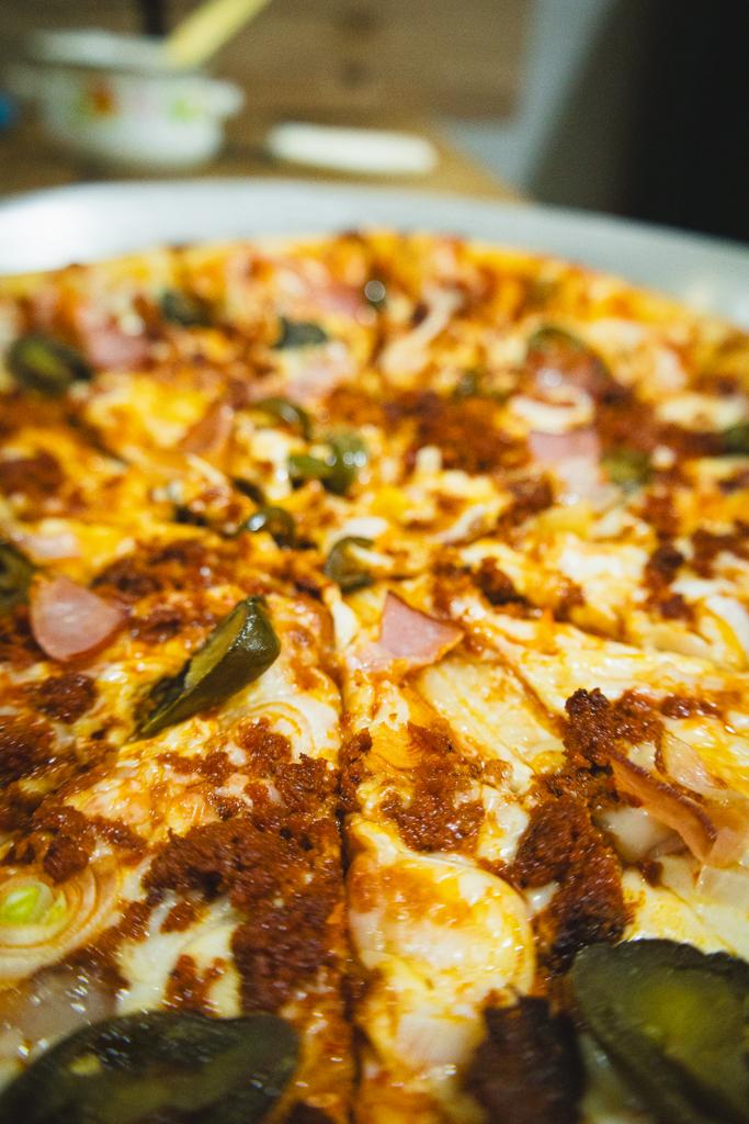 Domingo's pizza image 6