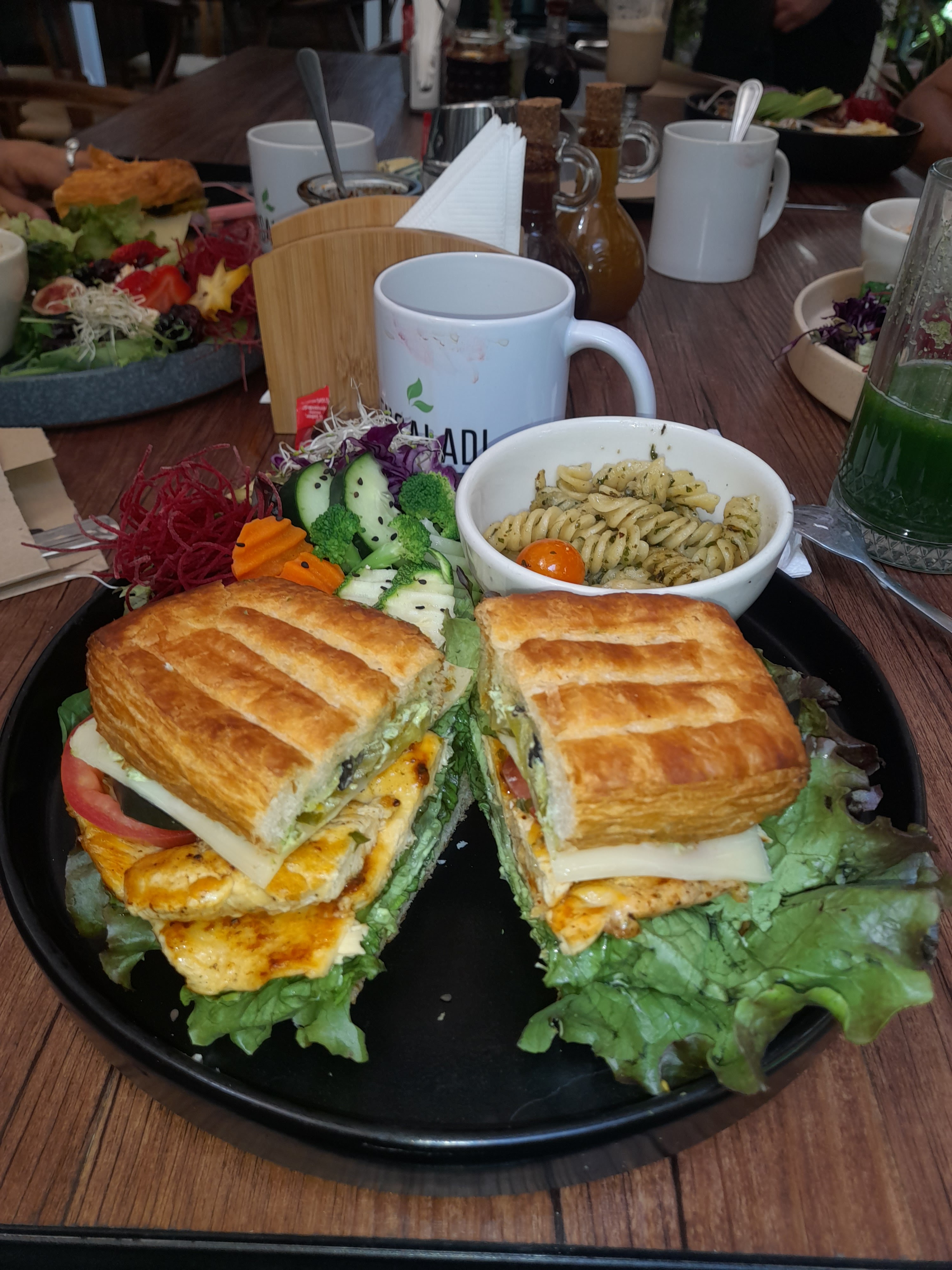 Ensaladi Te Consiente image 3