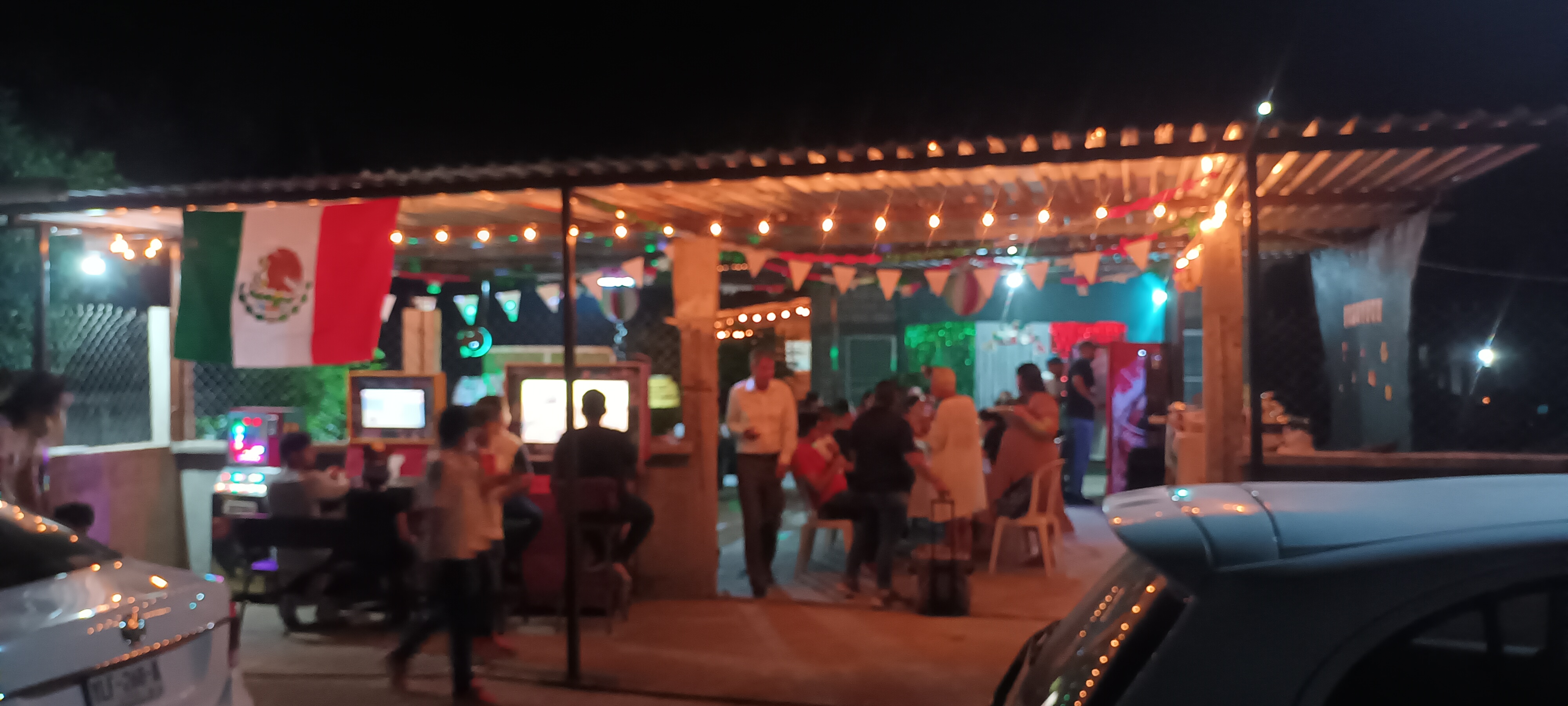 Las Alitas del Rey image 1