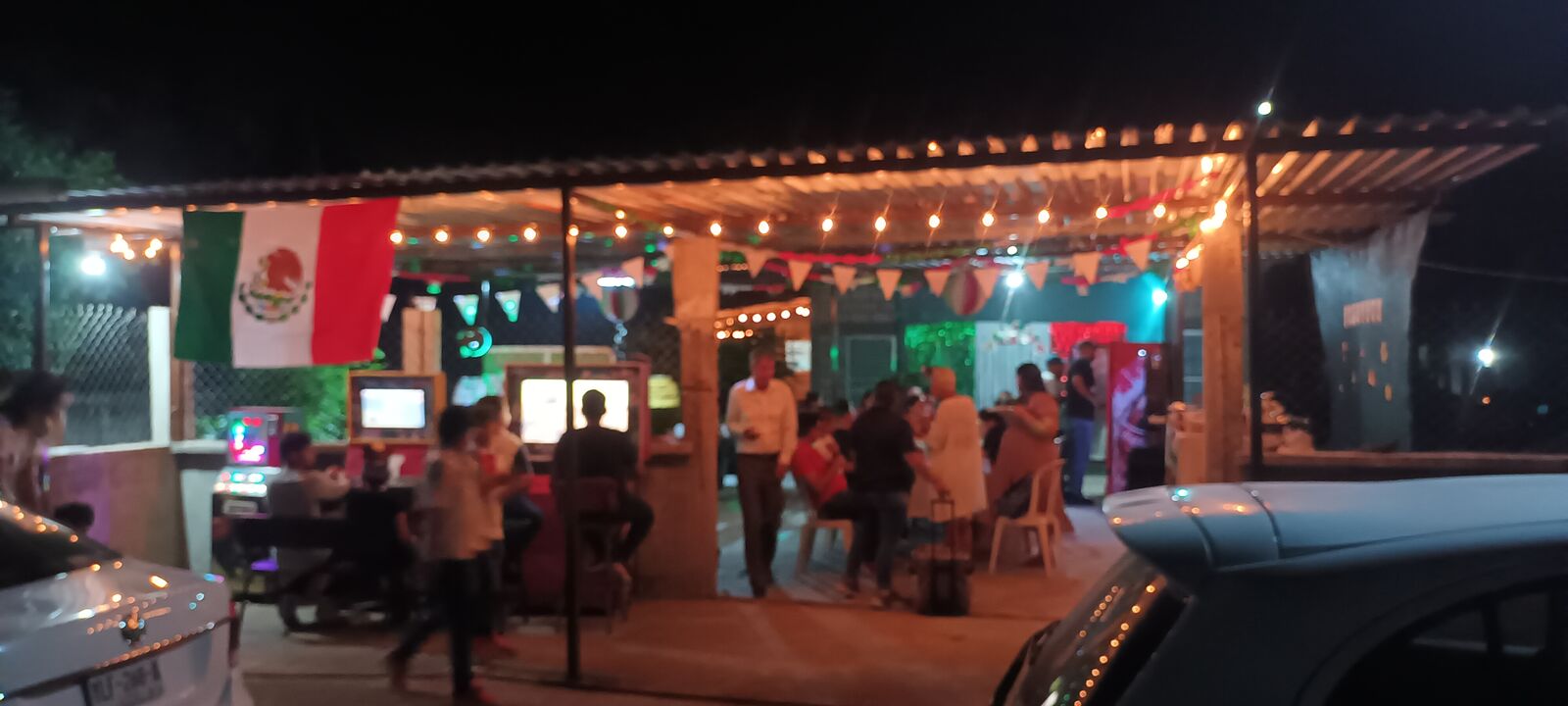 Las Alitas del Rey image 1