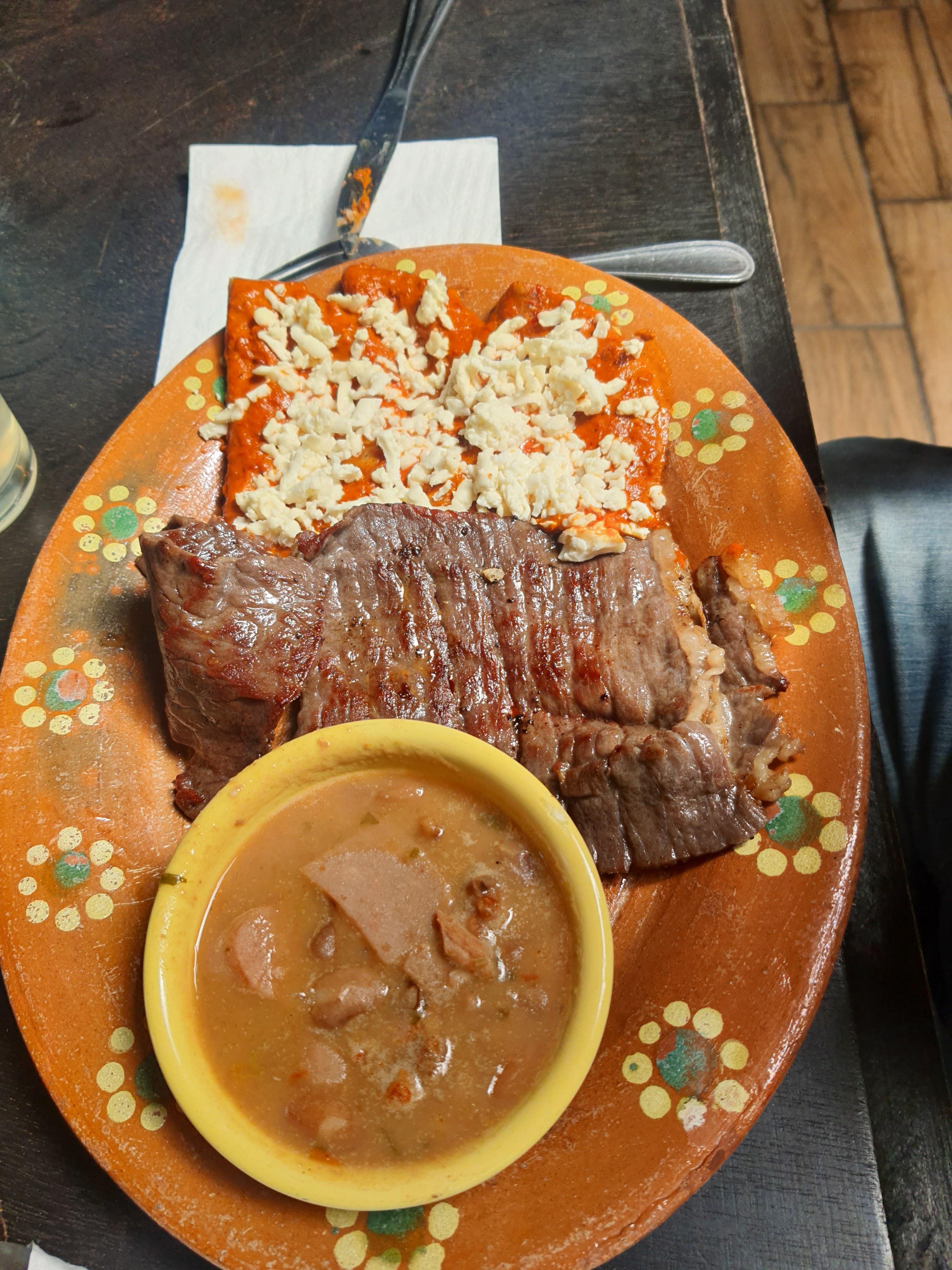 Cruzados Bar & Grill image 4