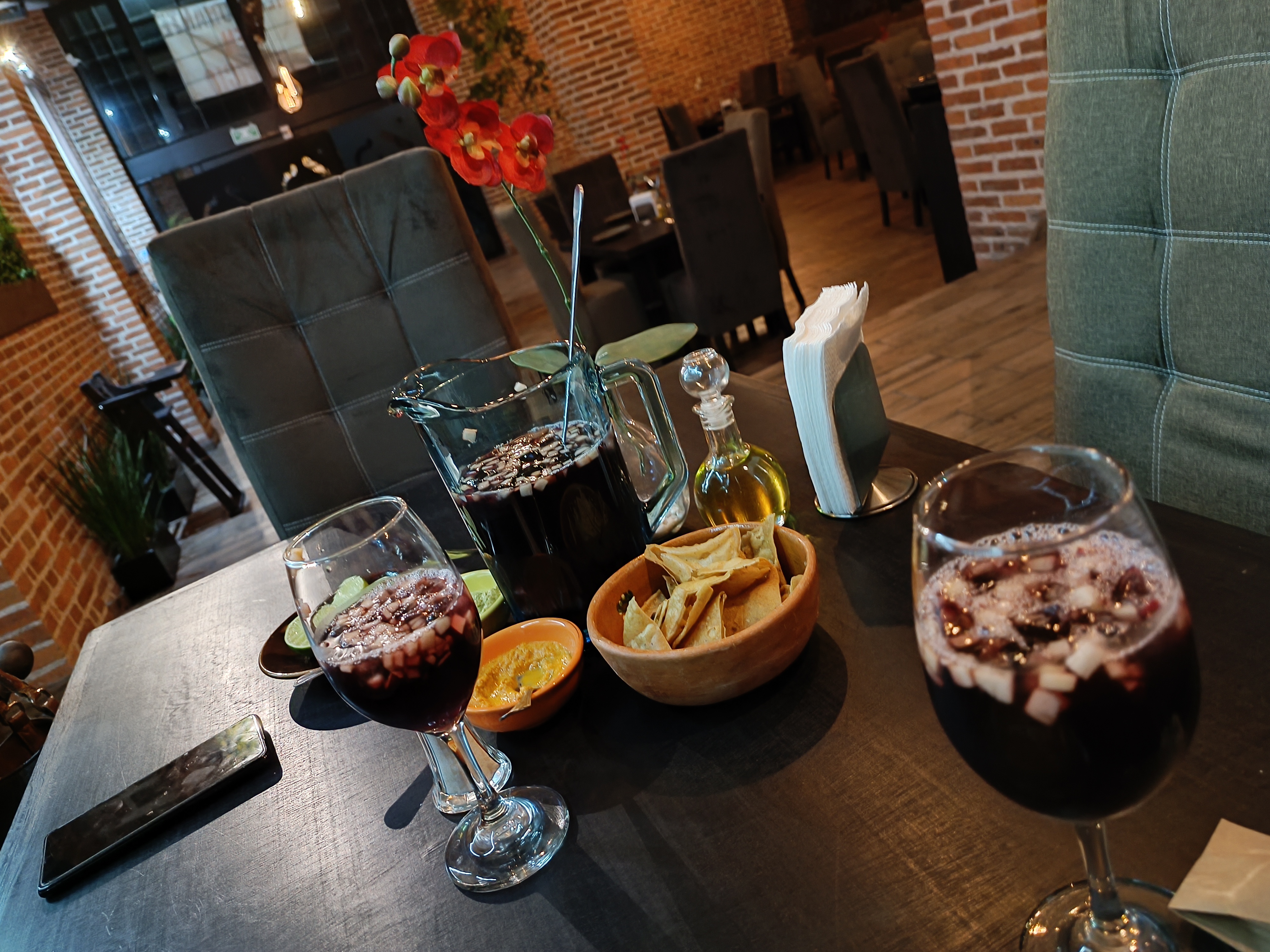 Cruzados Bar & Grill image 6