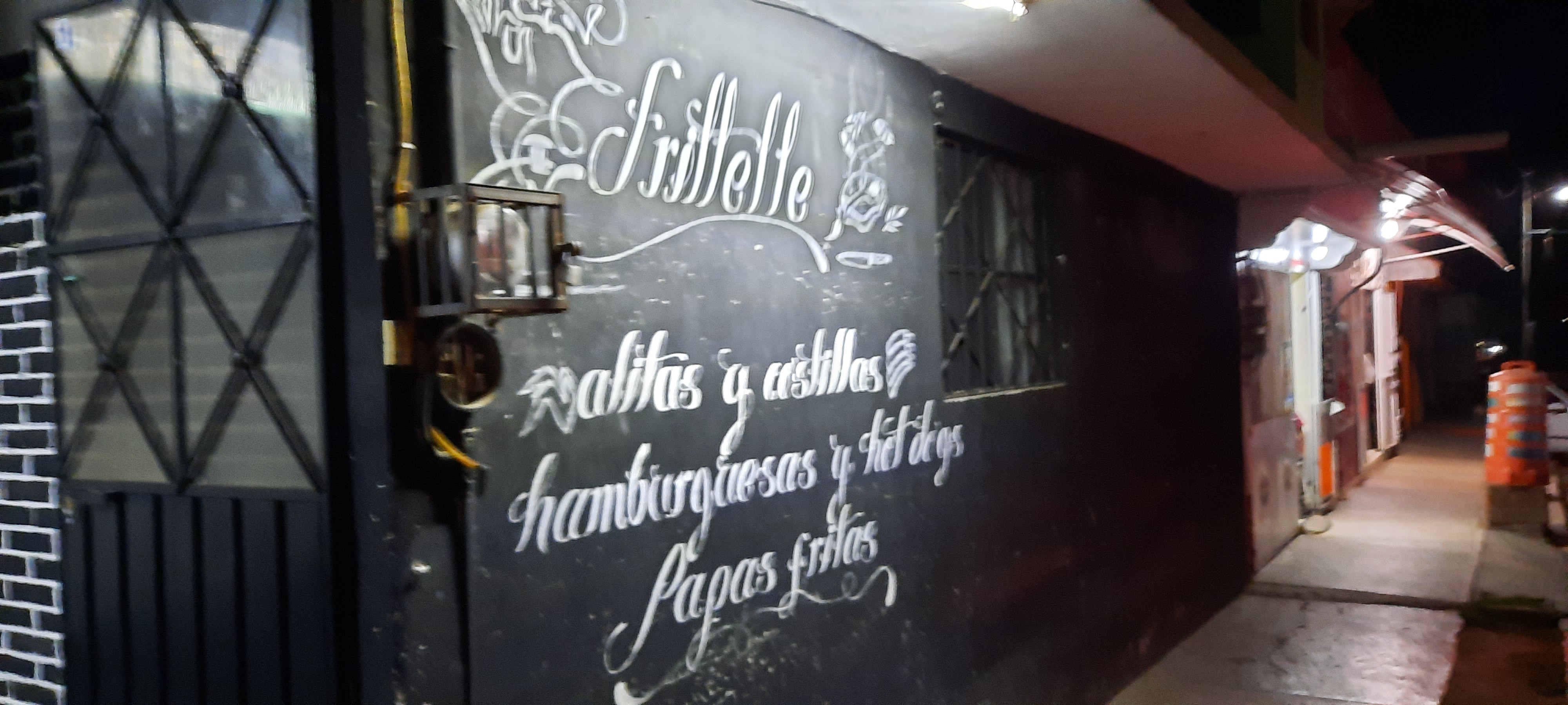 frittelly's hamburguesas y snaks image 7