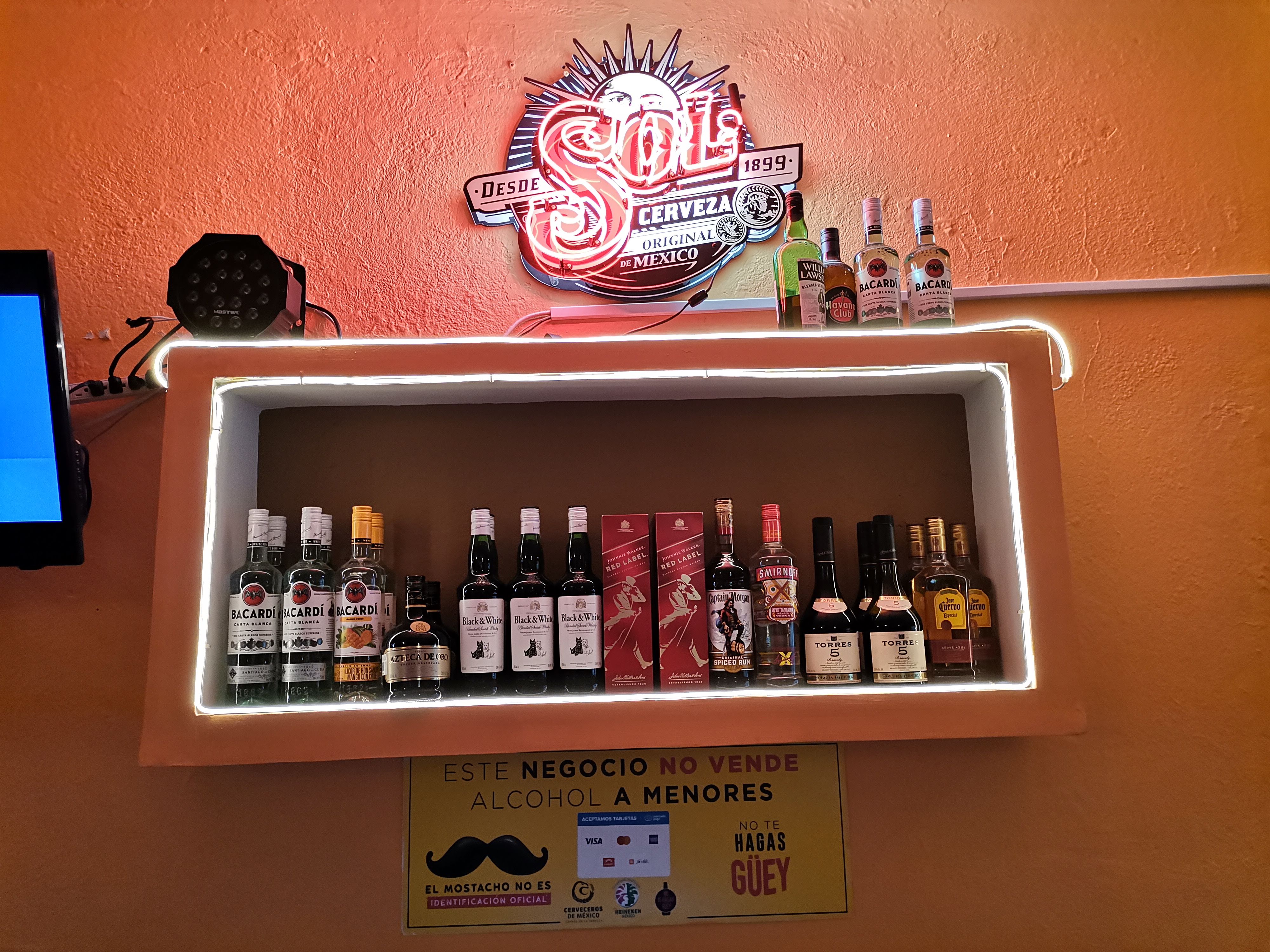 Ni Santos, Ni diablos bar image 7