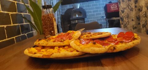 Pizzeria FRATELLI CONTADINI image 1