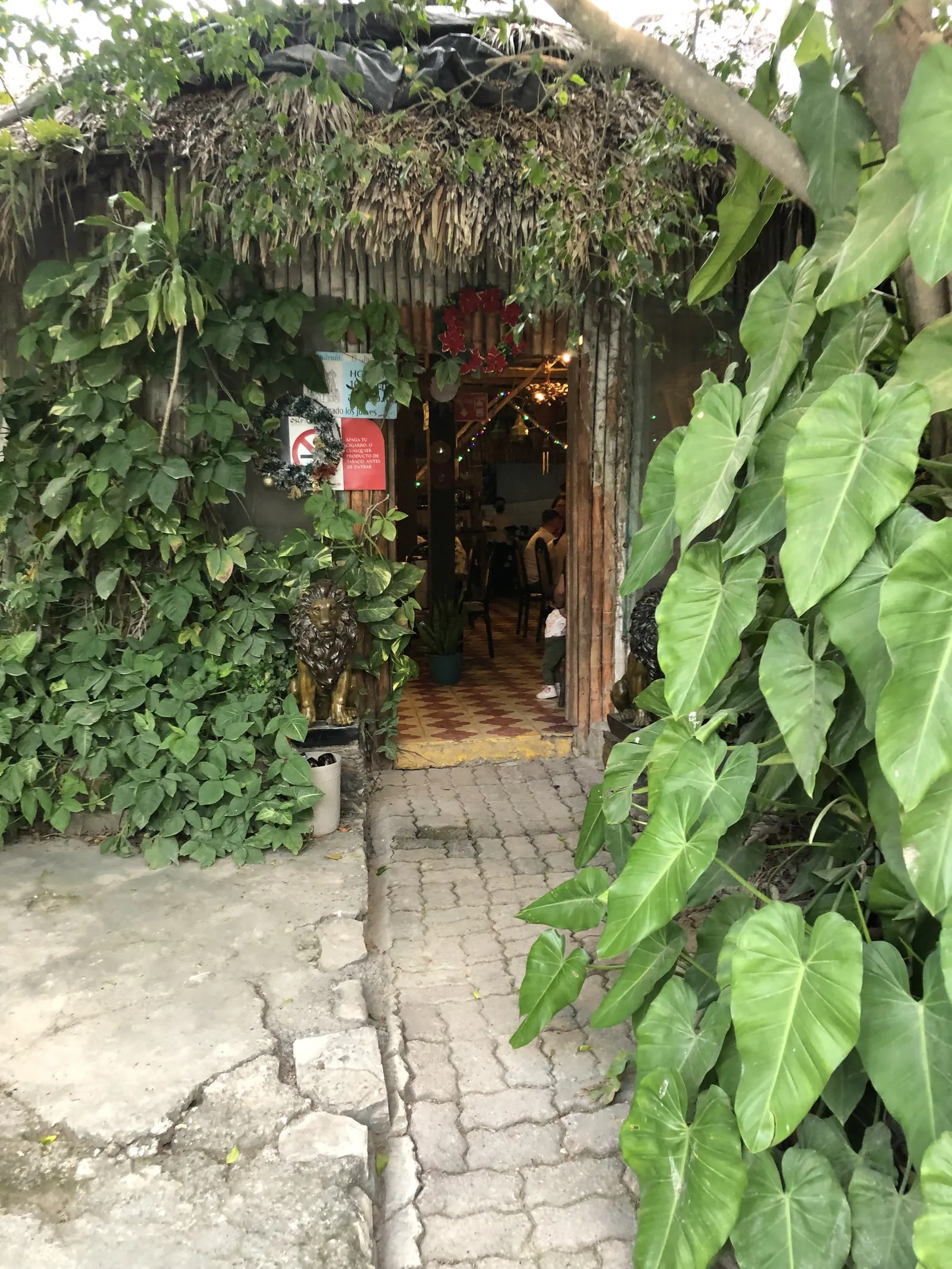 El Jacalon Restaurant image 10