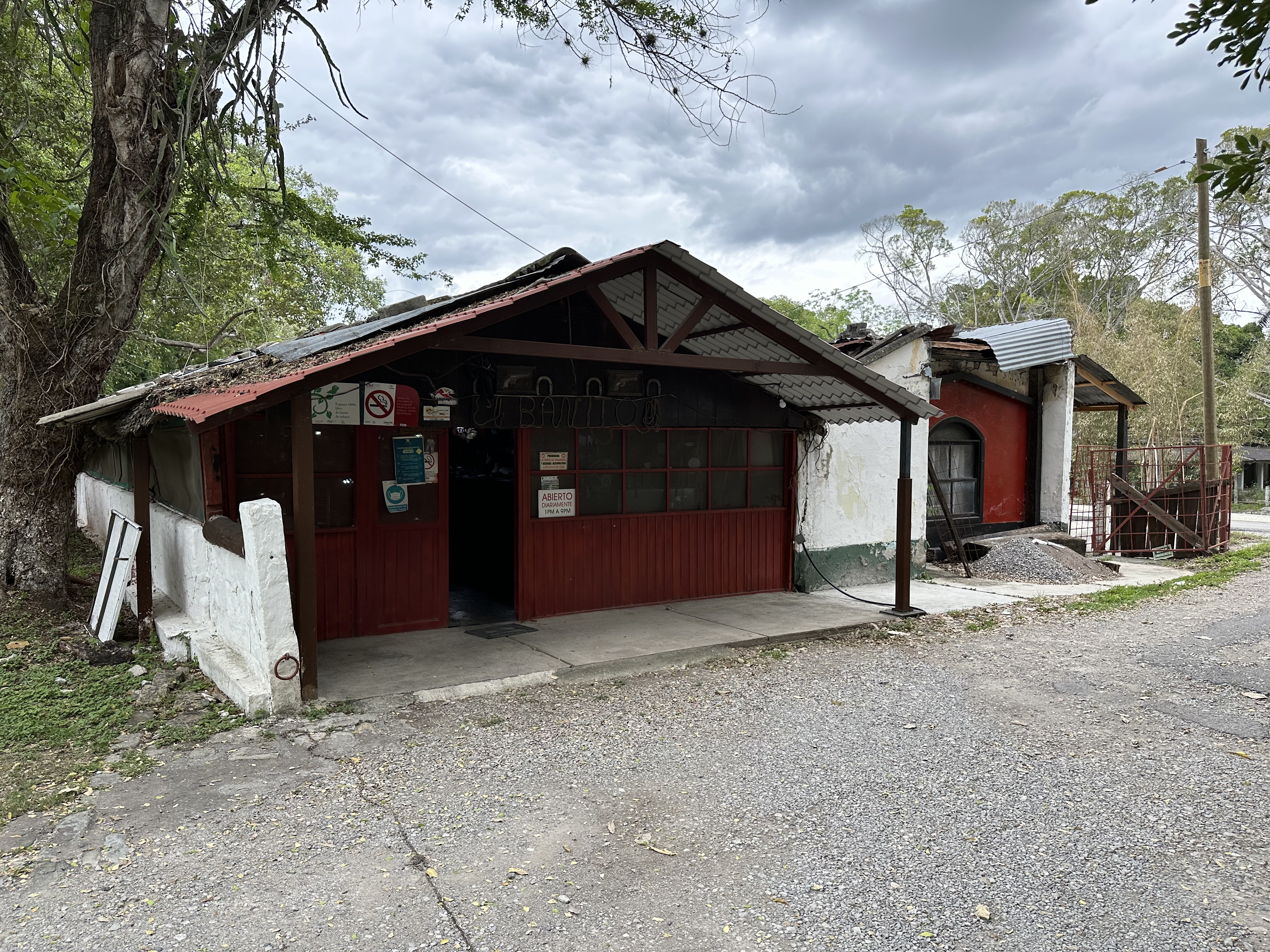 El Bañito Restaurant-Balneario image 3