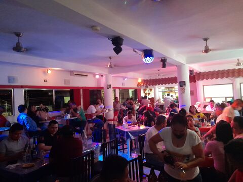 La Marina Sport Restaurante y Karaoke image 2