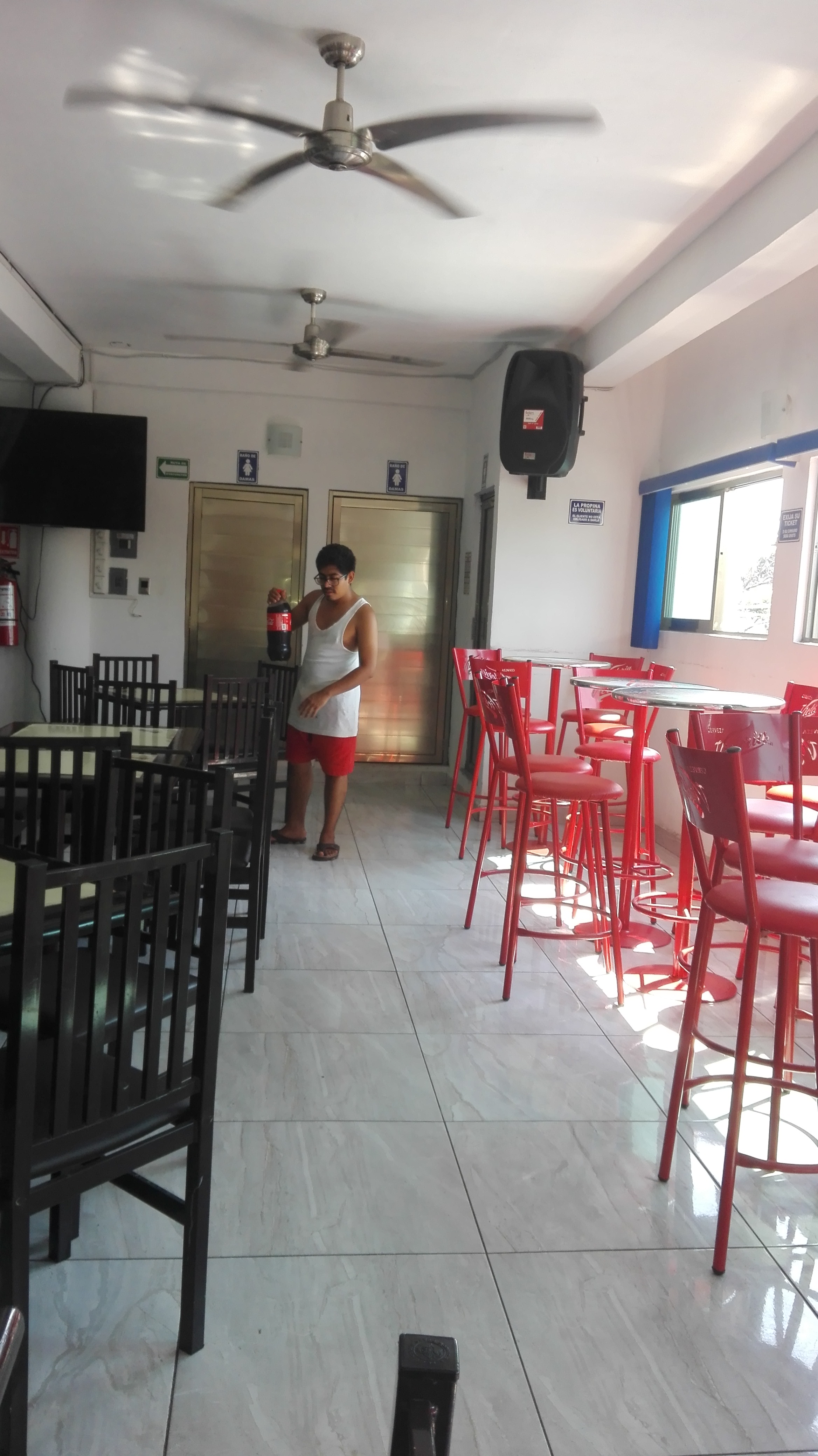 La Marina Sport Restaurante y Karaoke image 4