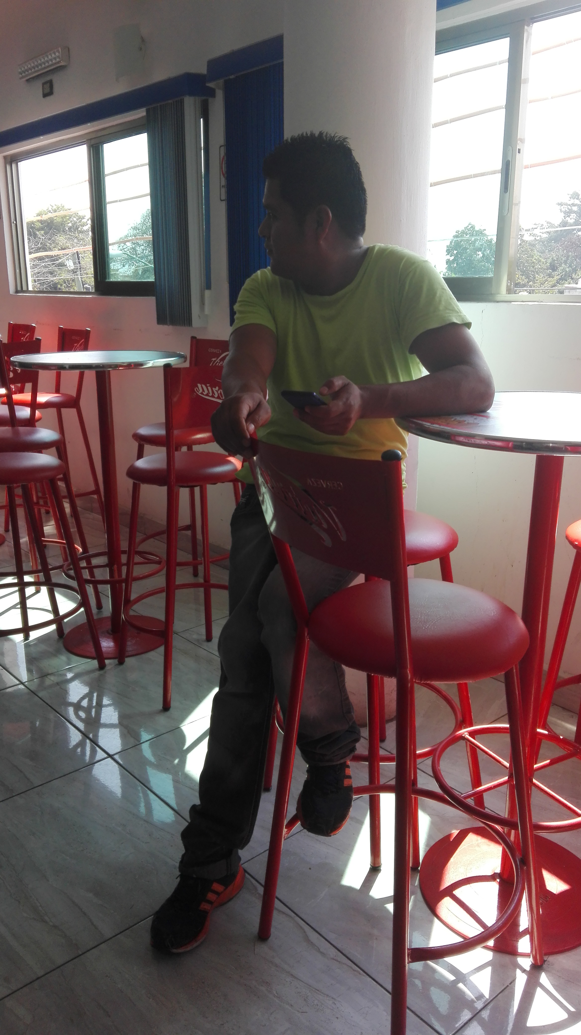 La Marina Sport Restaurante y Karaoke image 9