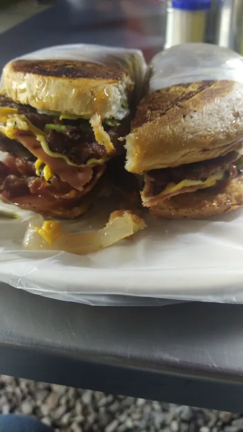 Hamburguesas "Perico's" image 6