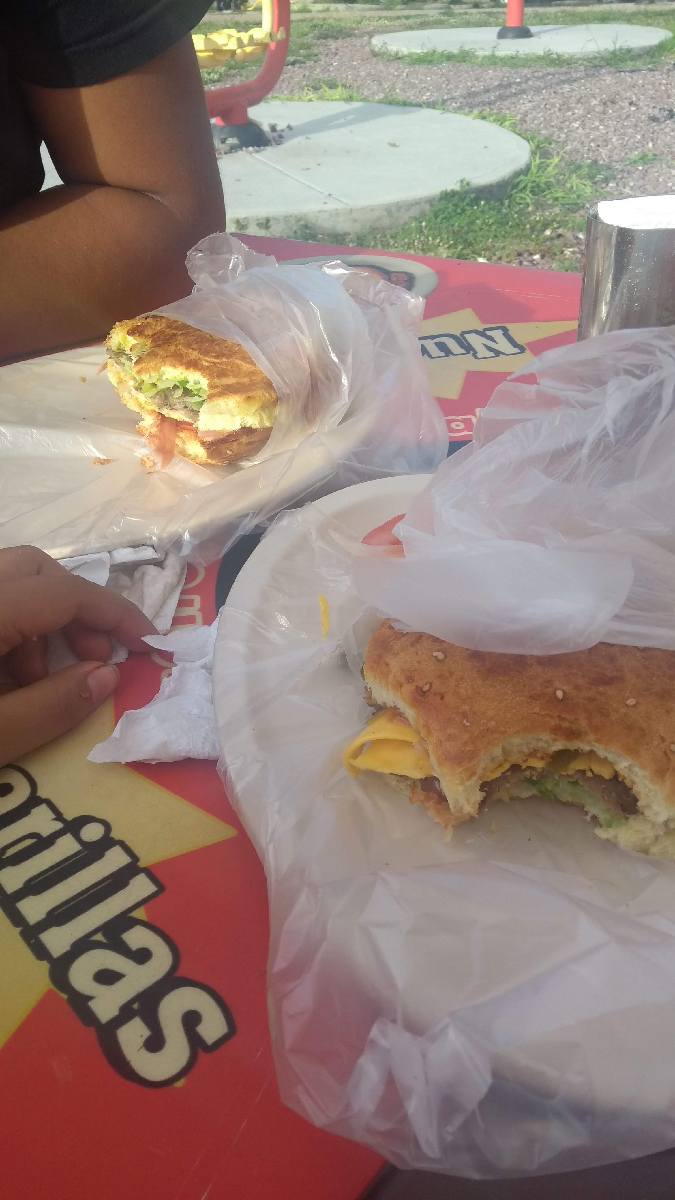 Hamburguesas "Perico's" image 10