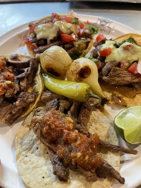 El Carnes image 7