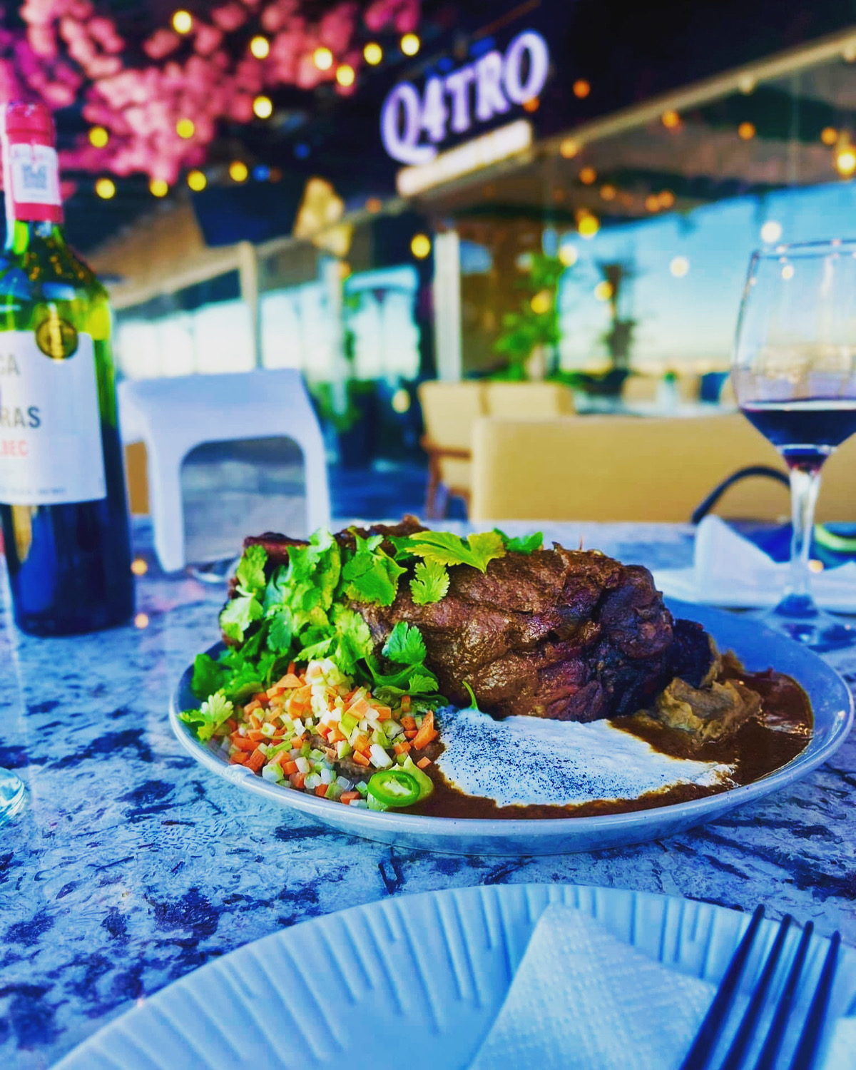 Q4tro Restaurant & Bar image 2