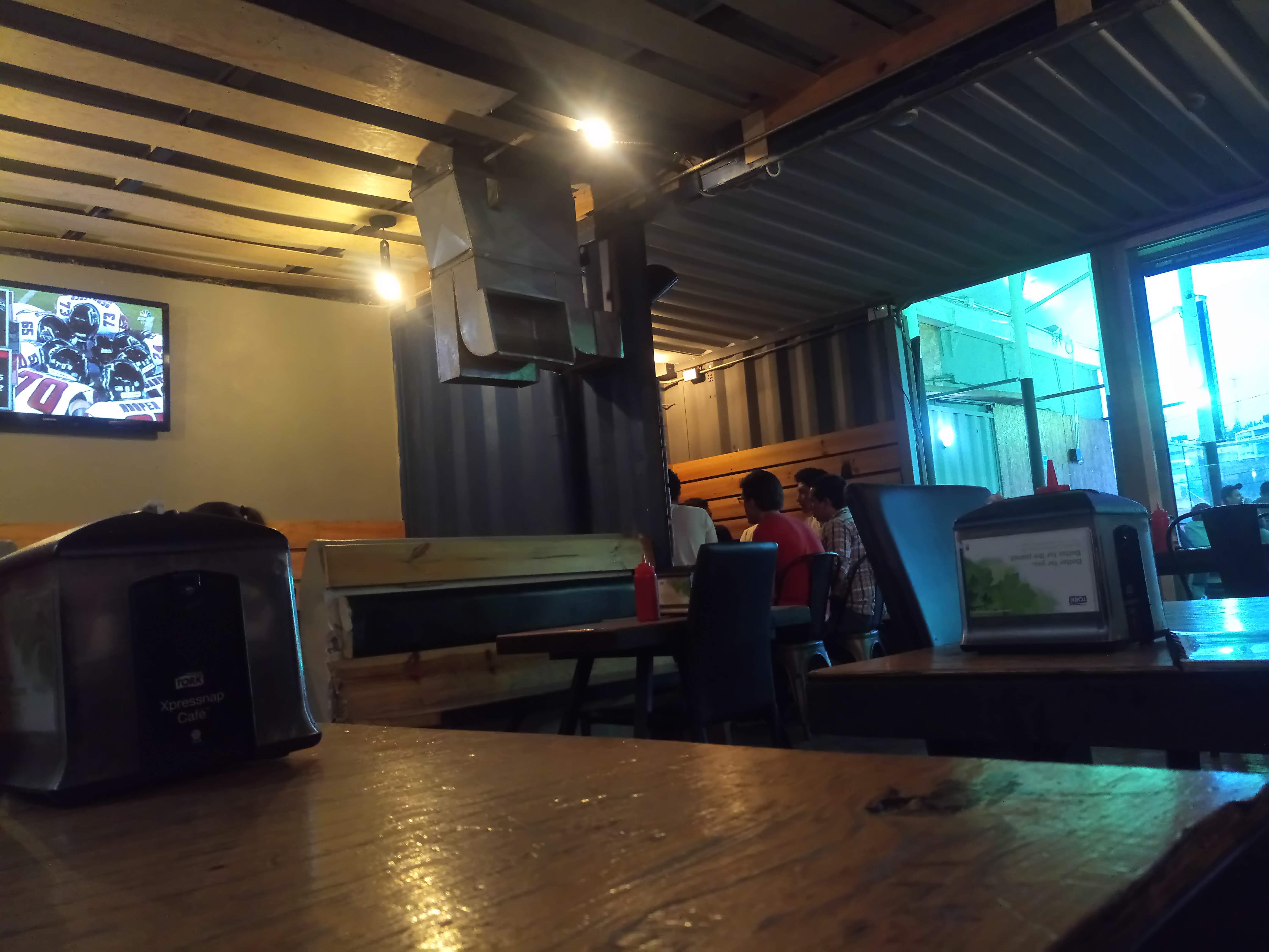 Model Restaurant & Bar image 7