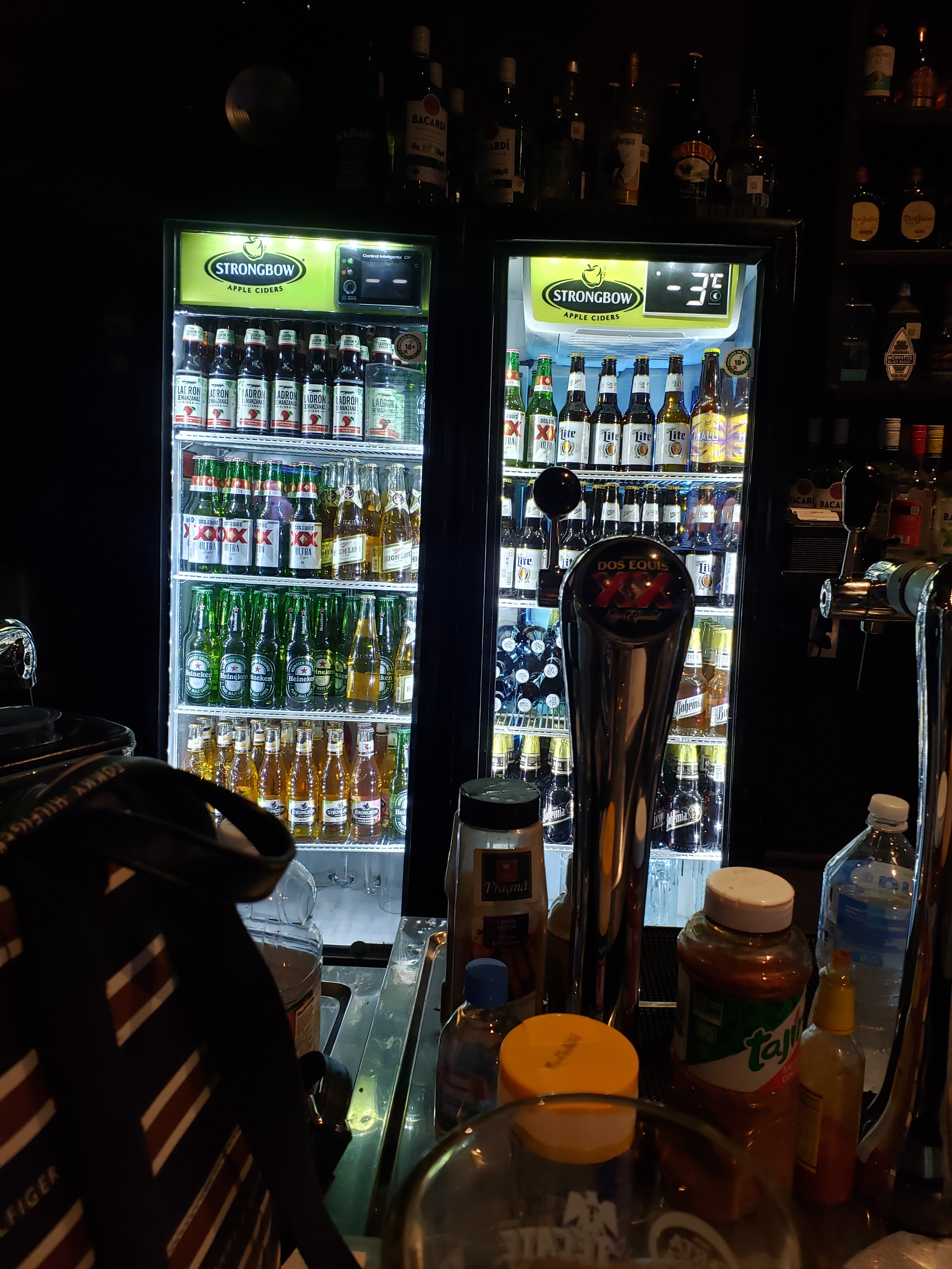 Model Restaurant & Bar image 10