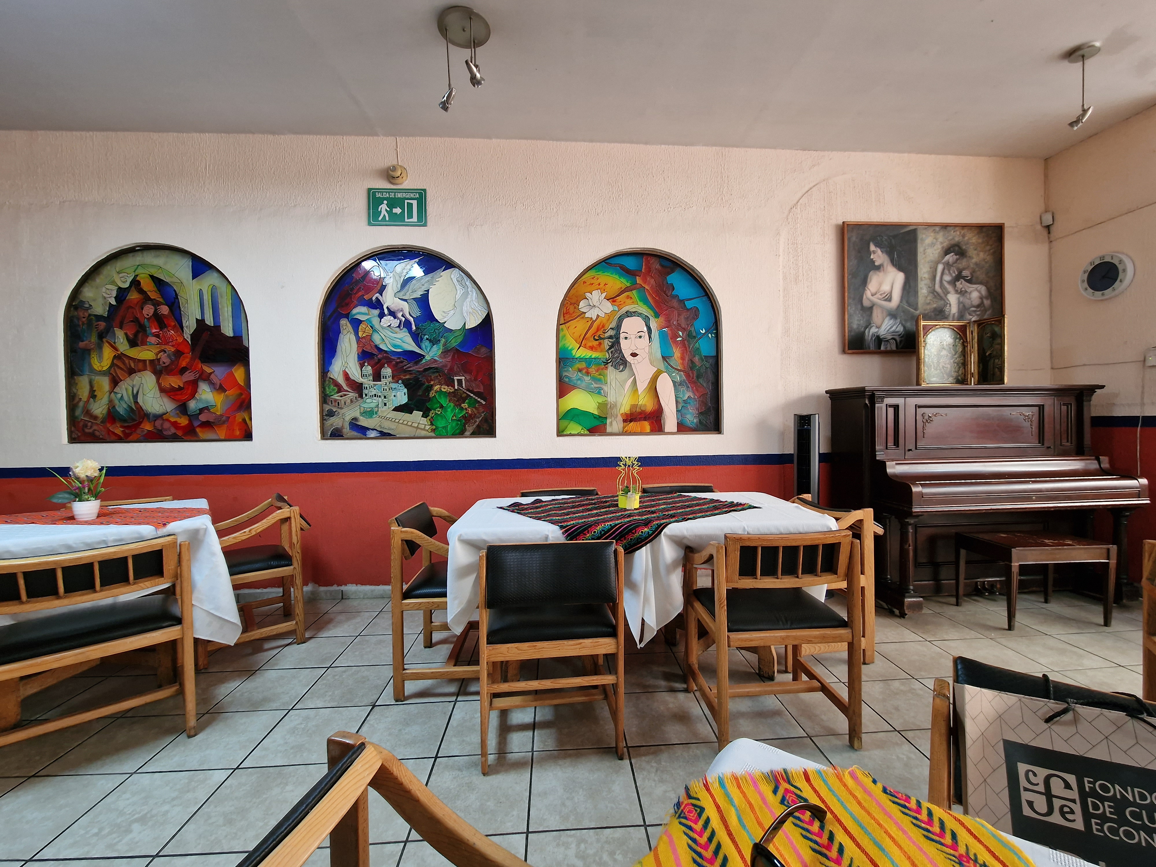 La Gloria de Villa Restaurant Bar image 5