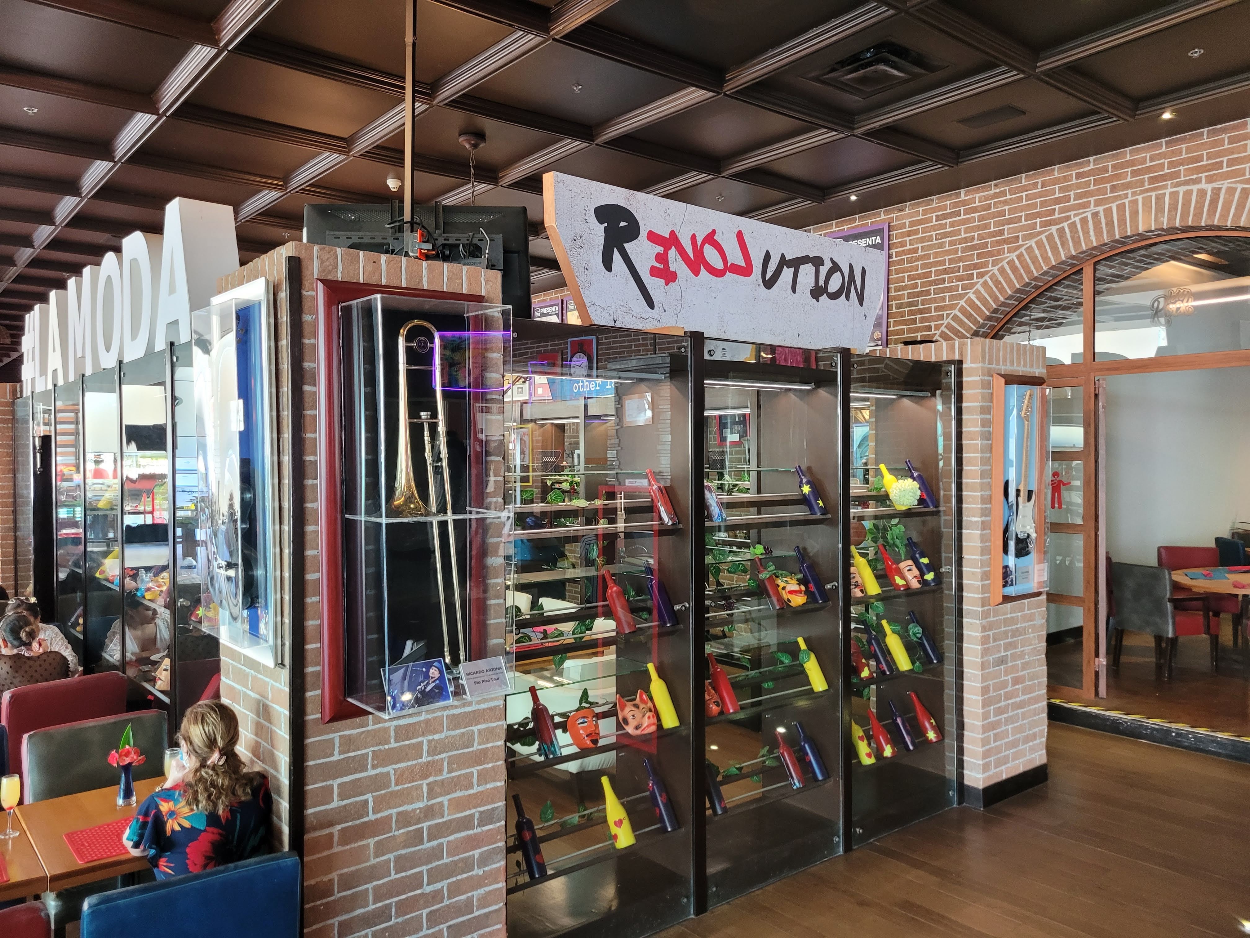 La Moda Restaurante image 1