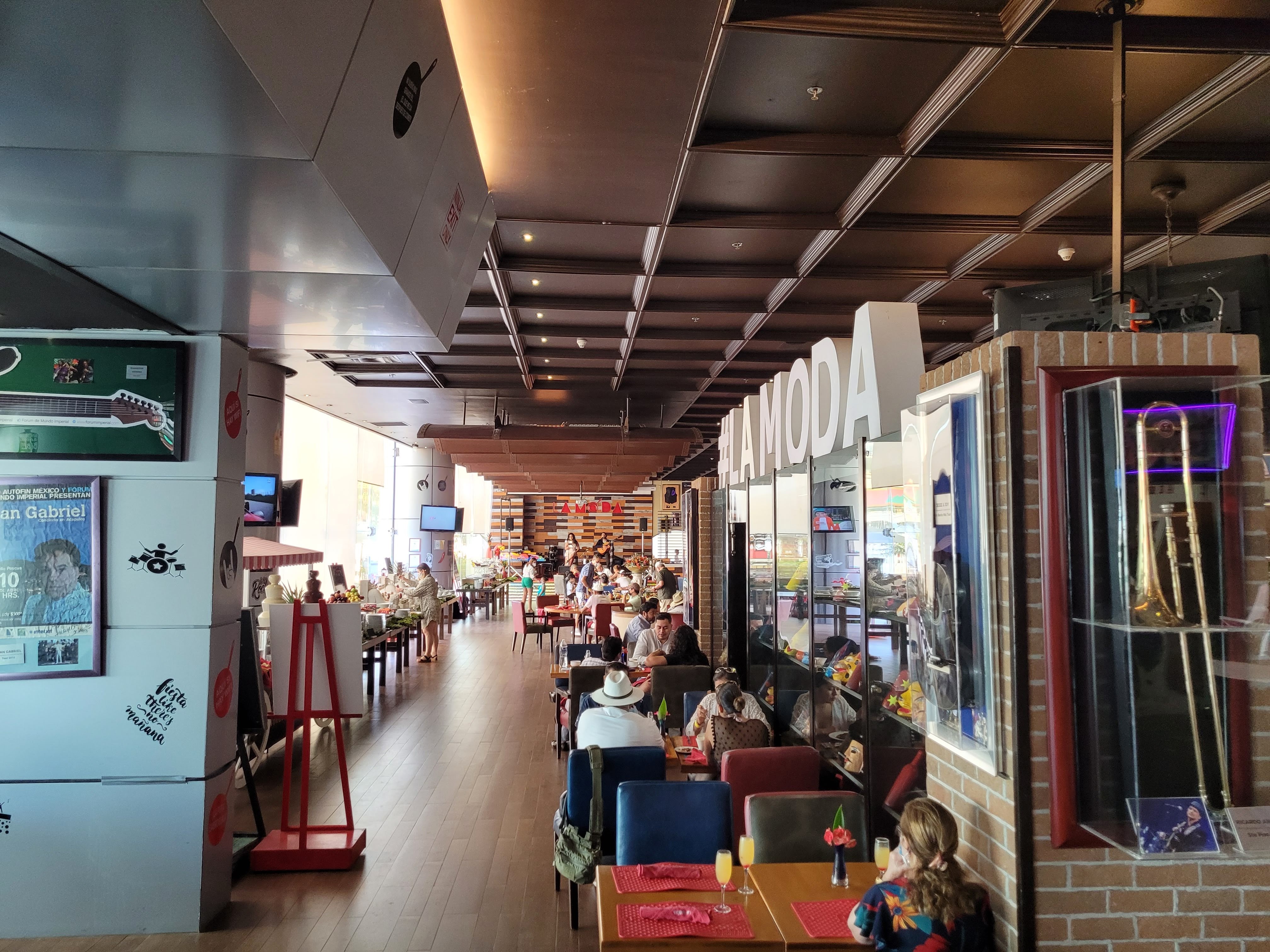 La Moda Restaurante image 5