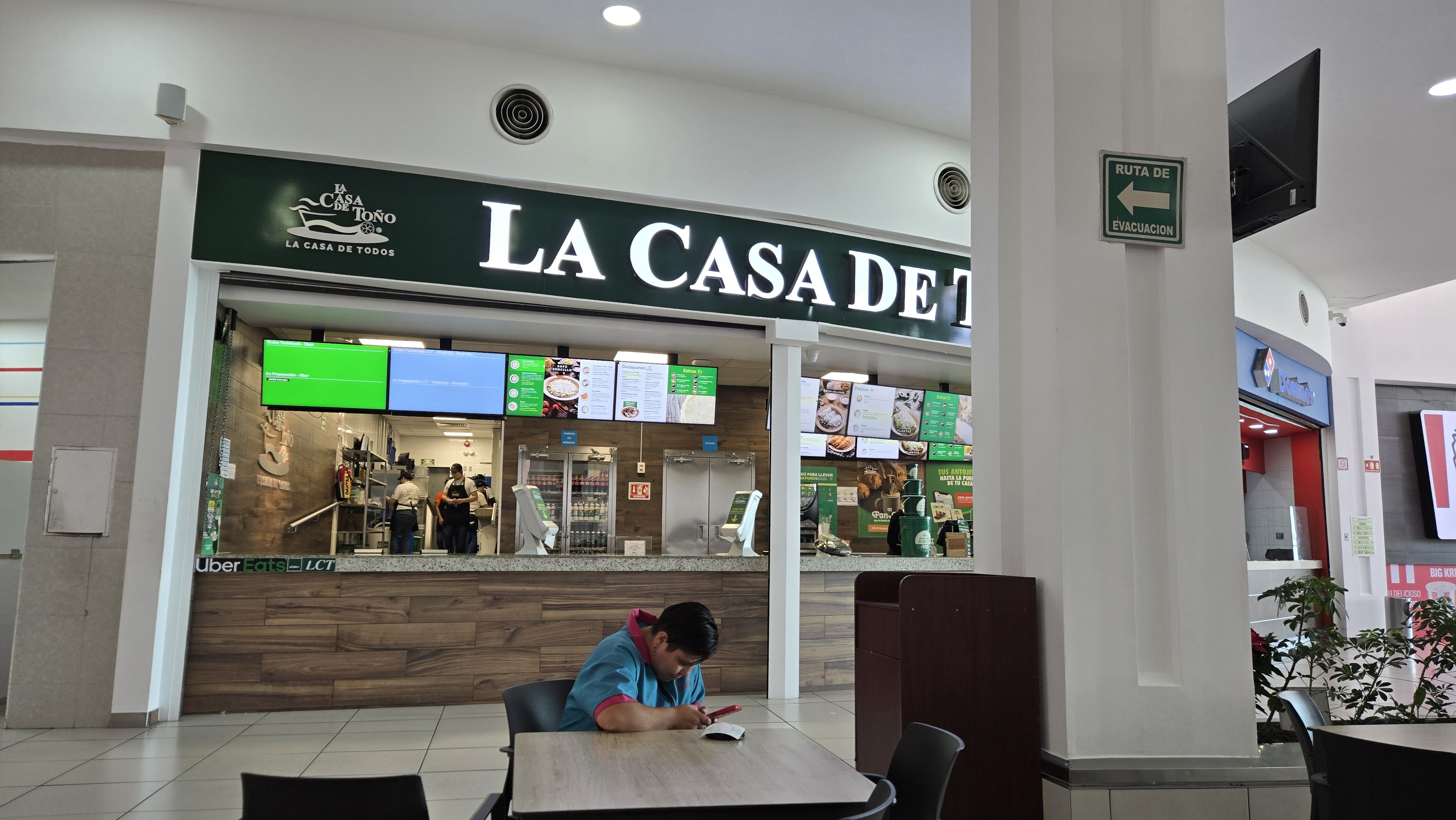 La Casa de Toño en Plaza Jardín Nezahualcóyotl image 6