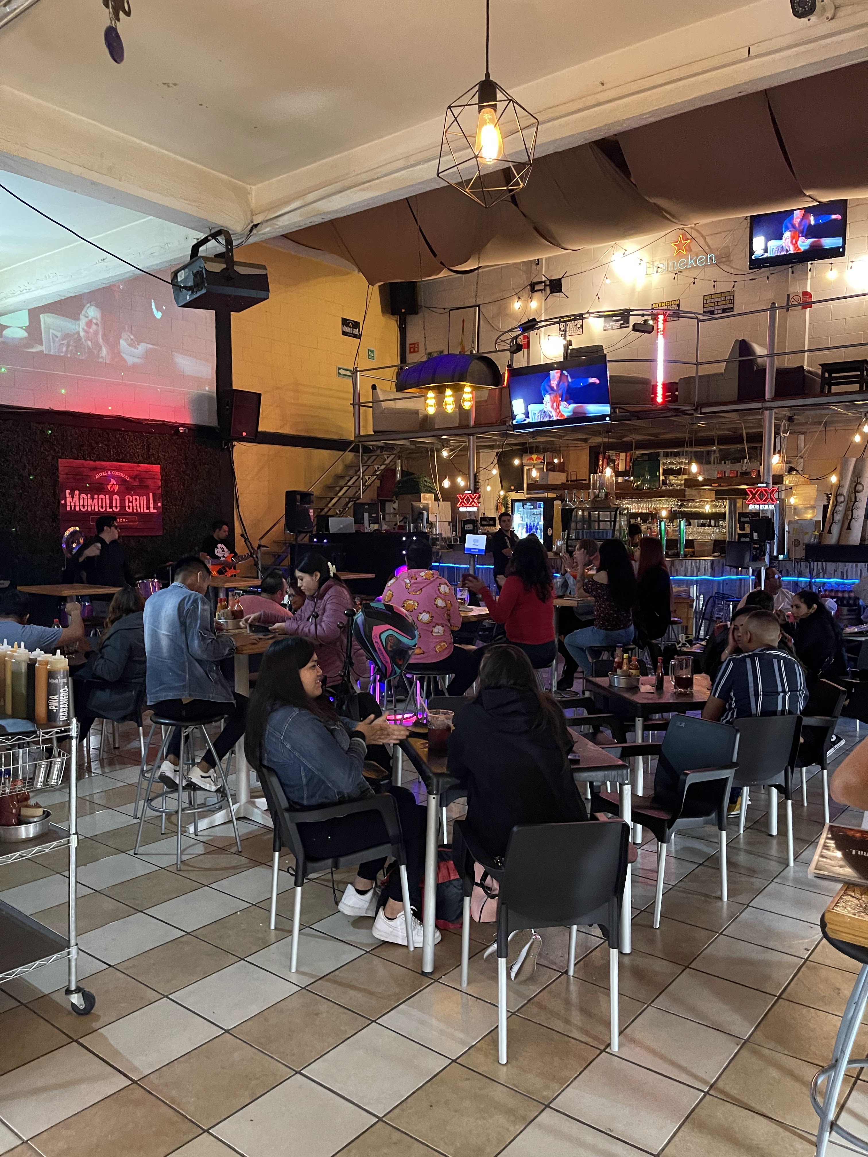 MOMOLO’S WINGS & RIBS image 4