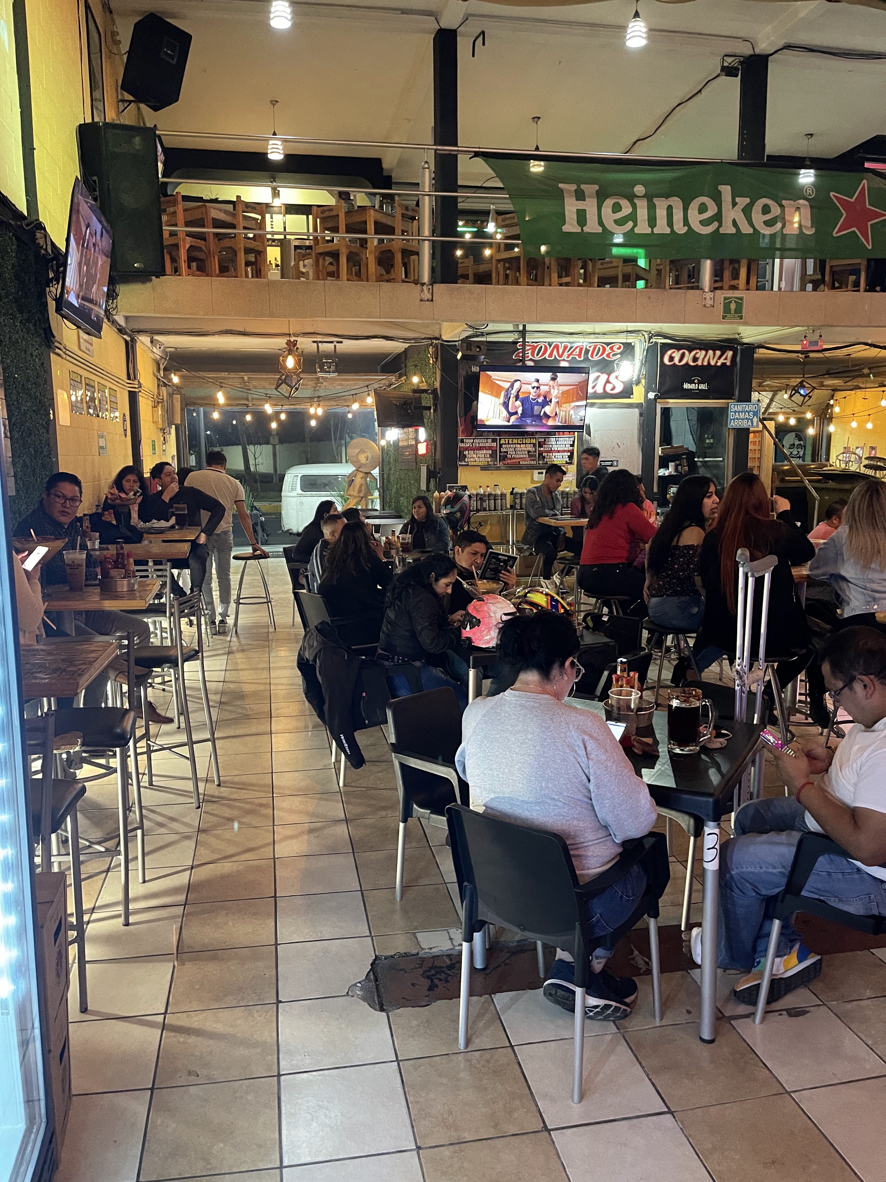 MOMOLO’S WINGS & RIBS image 10