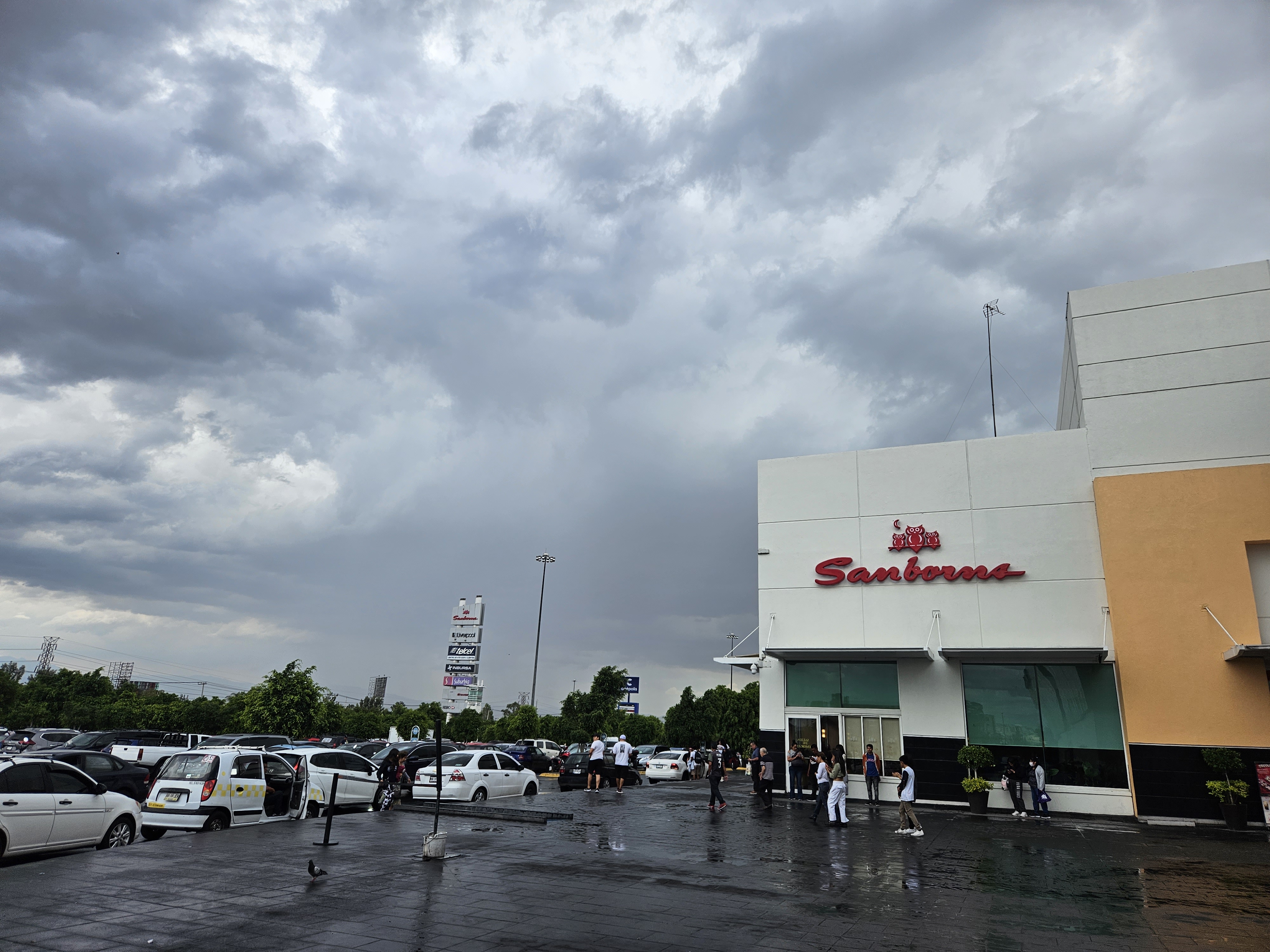 Sanborns Ciudad Jardín Neza | Restaurante y Tienda image 8