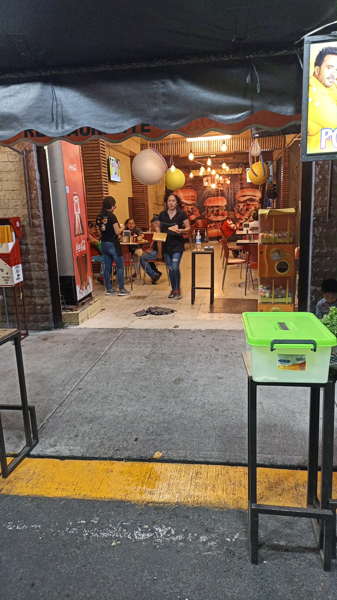 Hamburguesas "El Pez" image 8