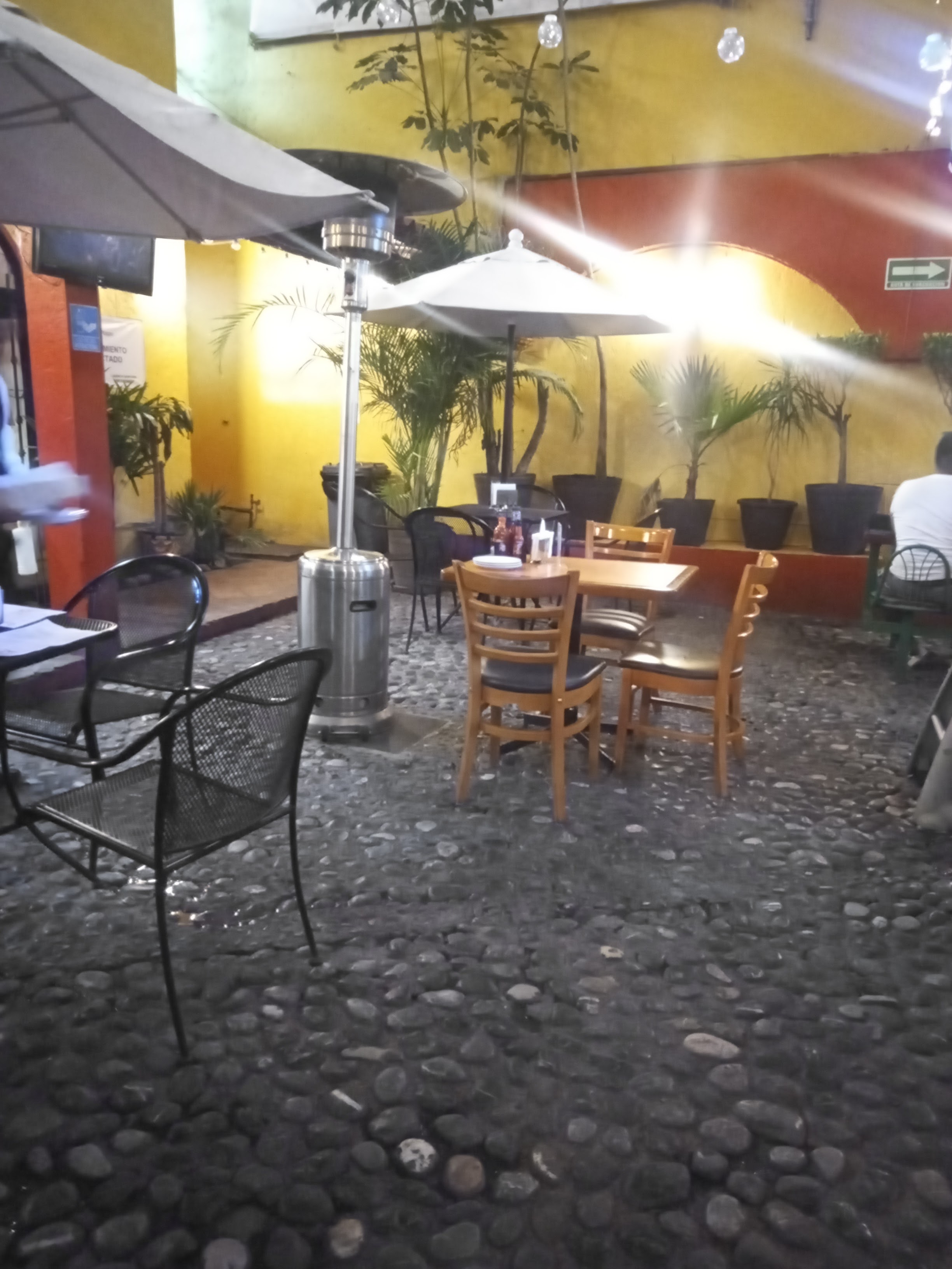 Alonso's Pizza image 4