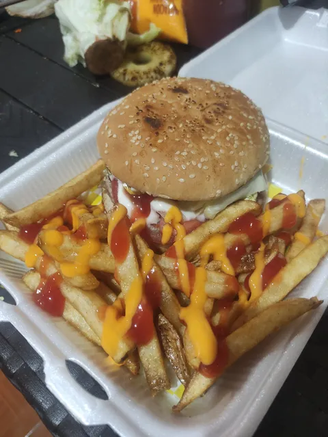 Xahuento Burgers image 1