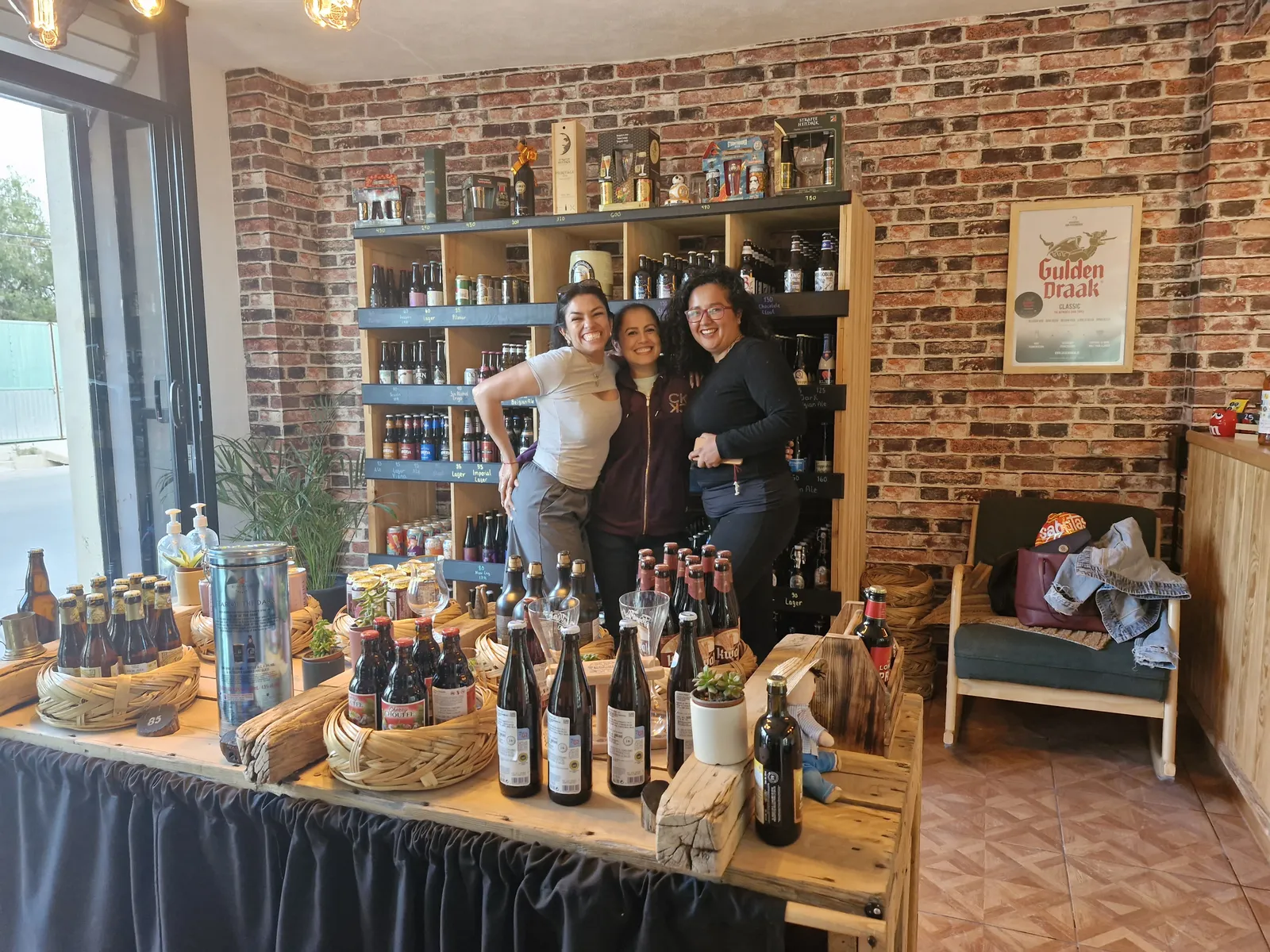 La Oficina - Cava de Cervezas image 3