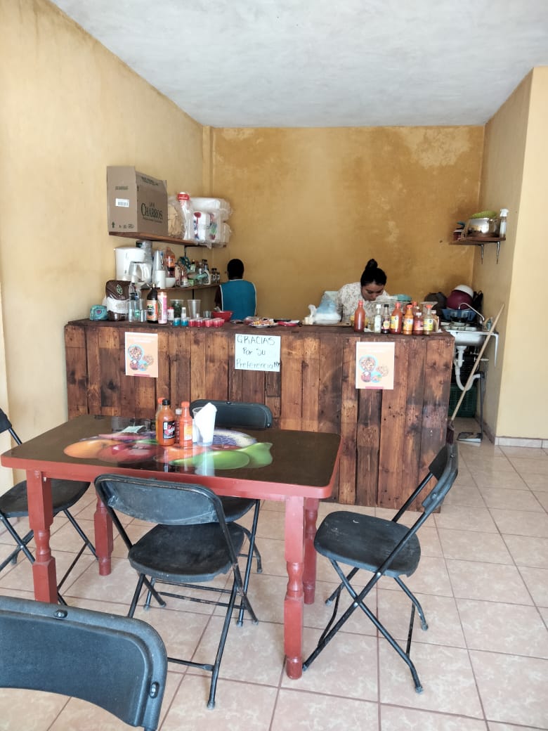 Mariscos y Botanas La Charca image 1