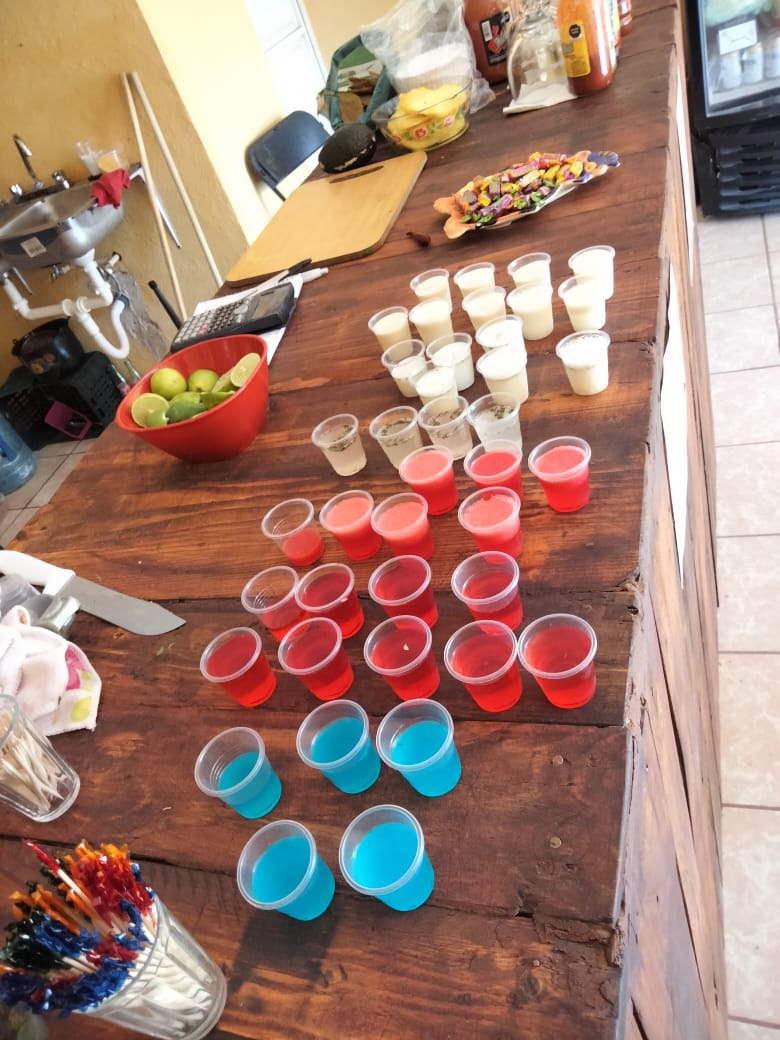 Mariscos y Botanas La Charca image 2