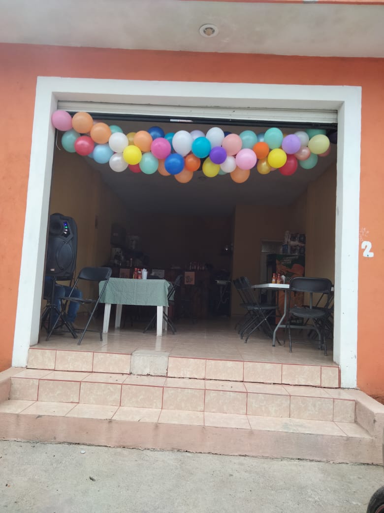 Mariscos y Botanas La Charca image 4