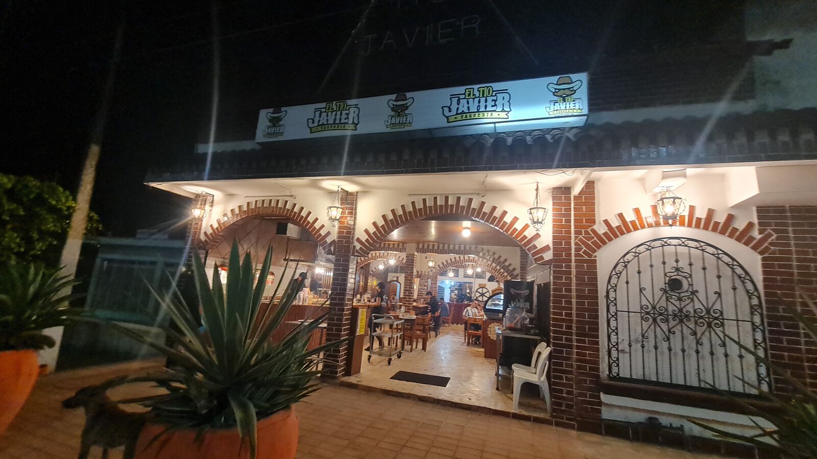 Tacos El Tío Javier image 9
