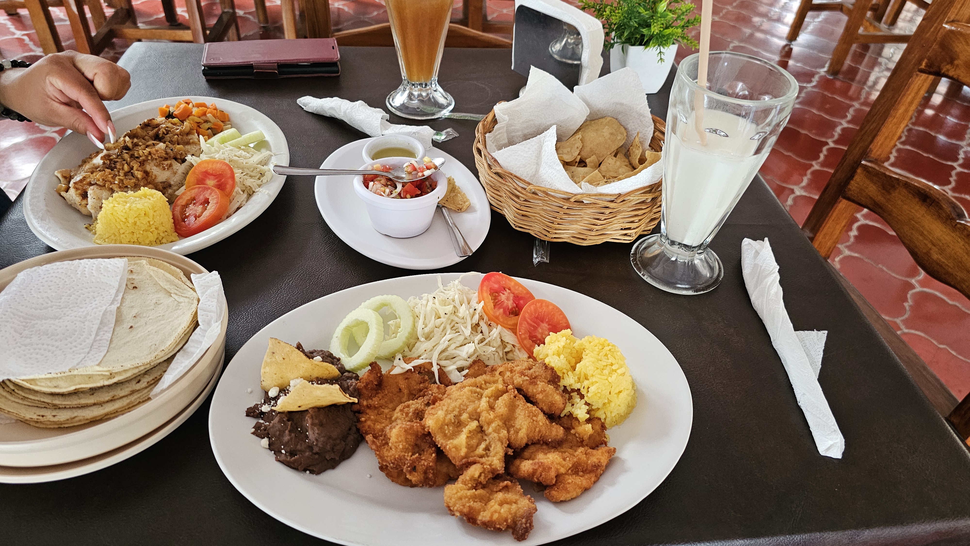 Las Mestizas image 7