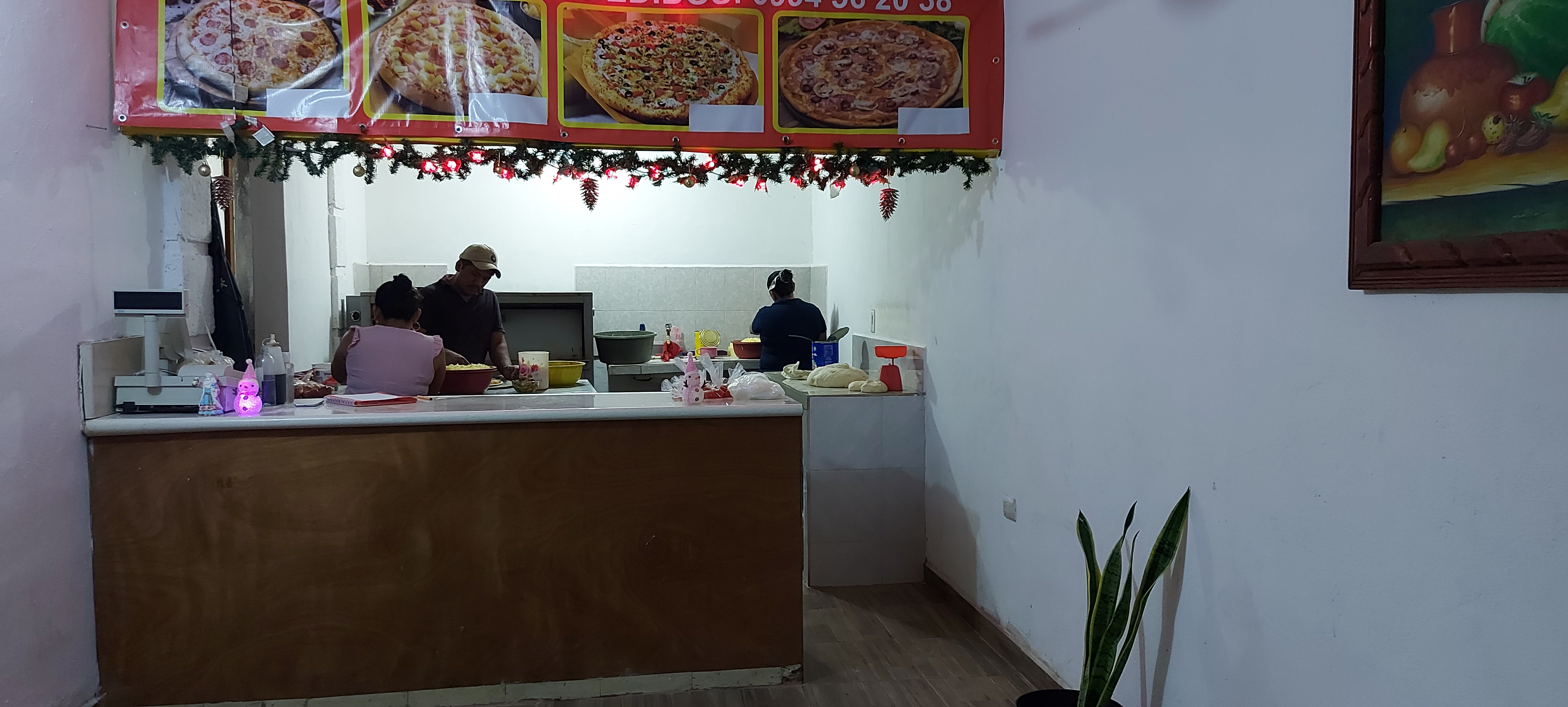 Pizzeria California image 3