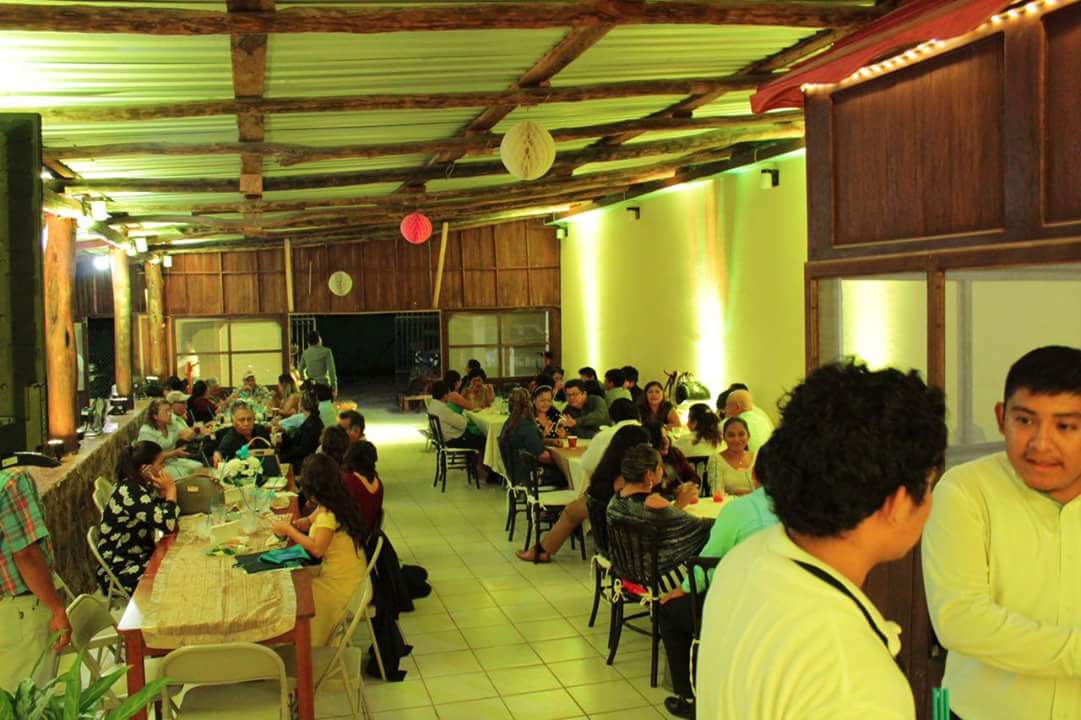 Deli's Café image 1