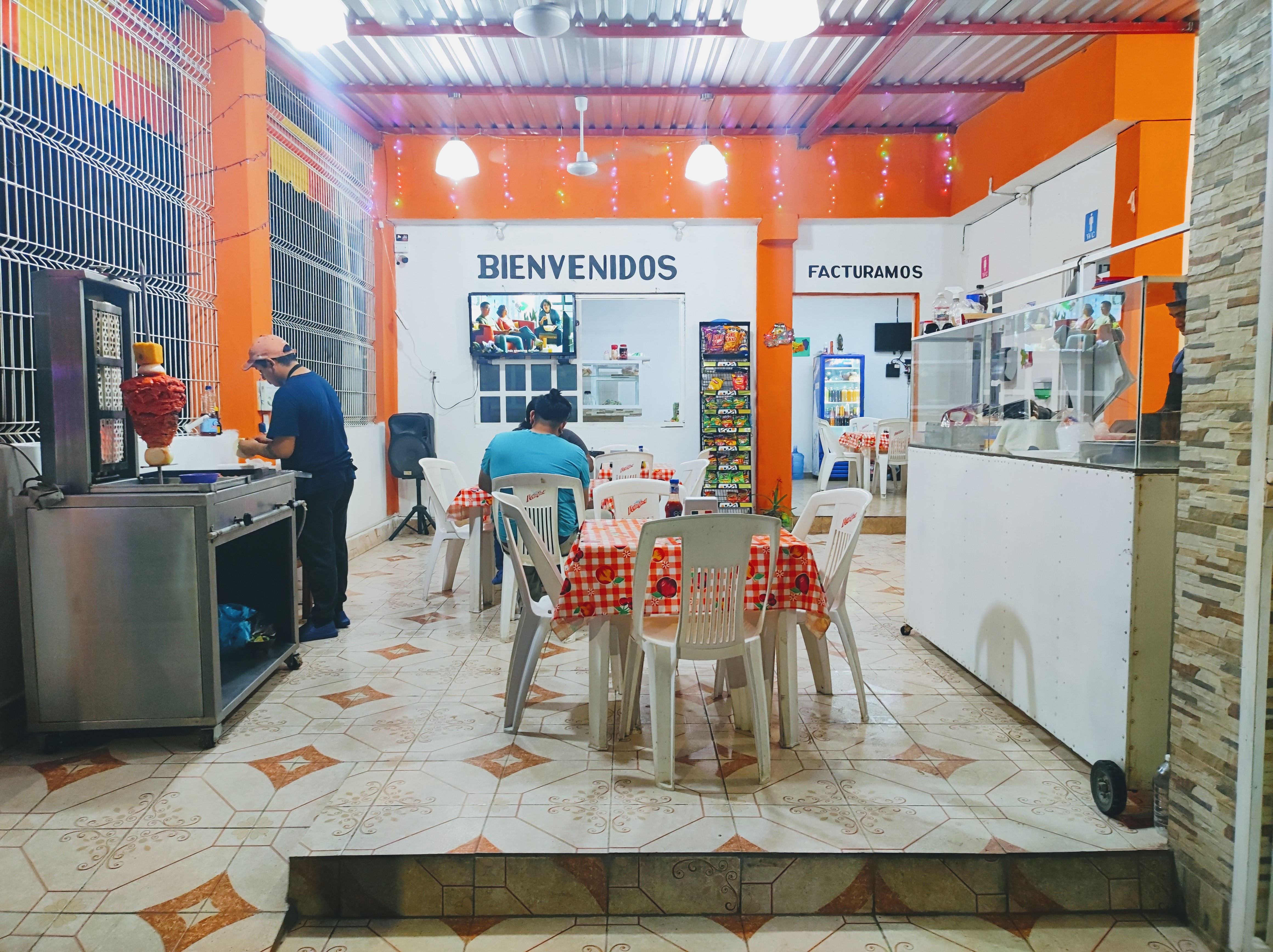 Taquería y antojitos doña mari image 3