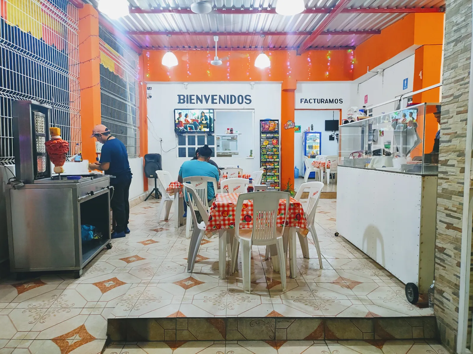Taquería y antojitos doña mari image 3