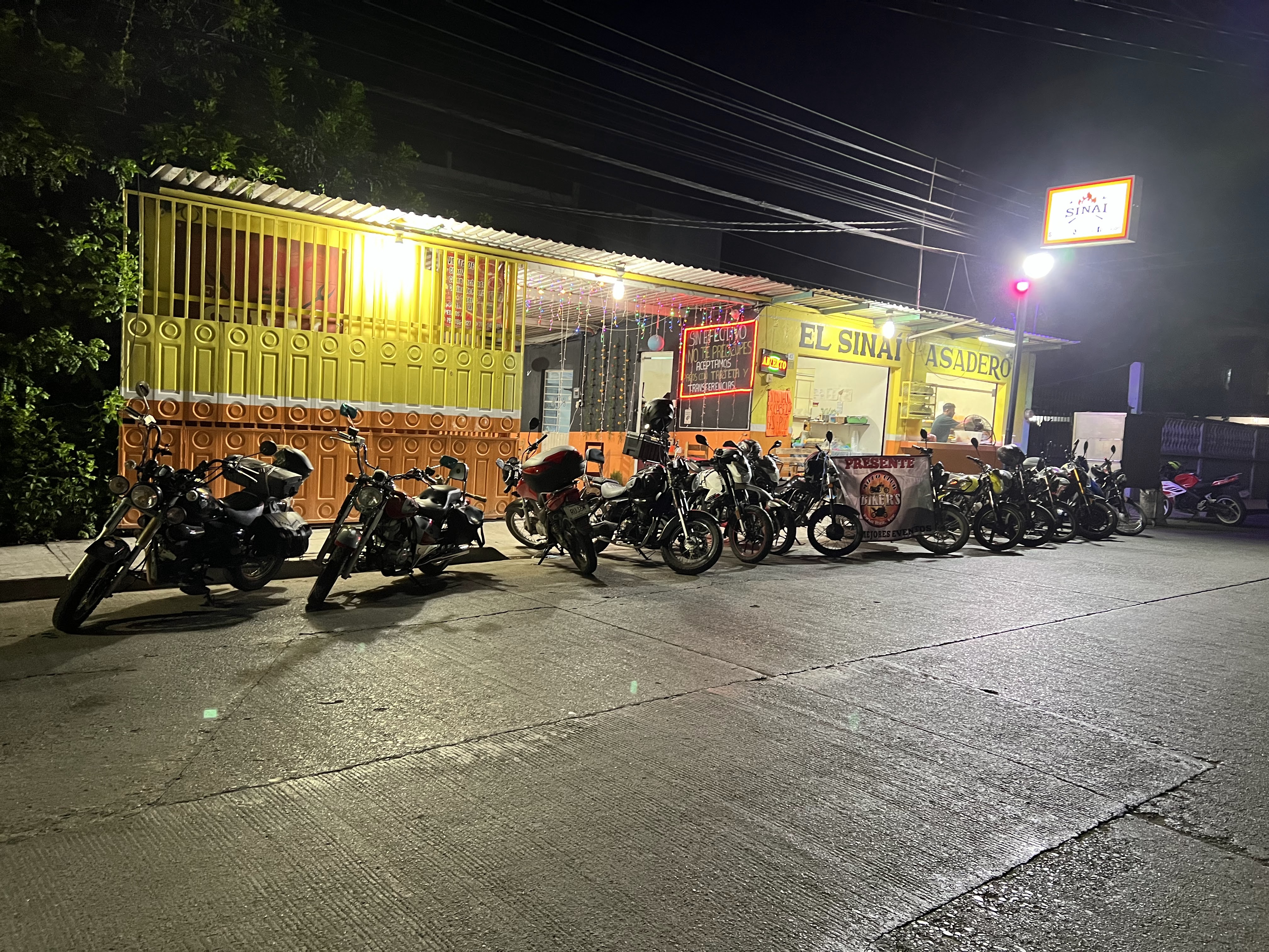 El Sinaí Asadero image 3